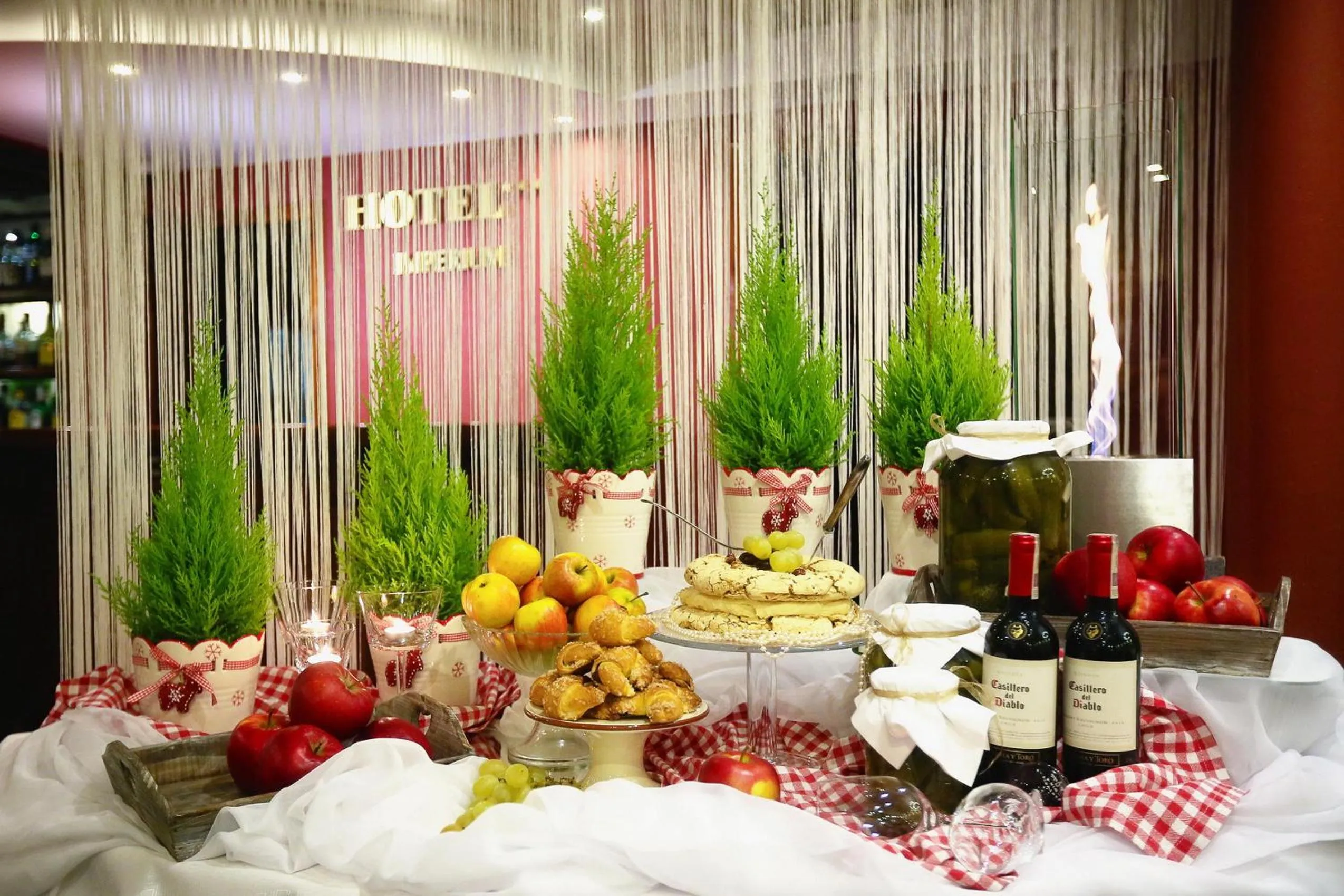 Restaurant/places to eat in Hotel Imperium