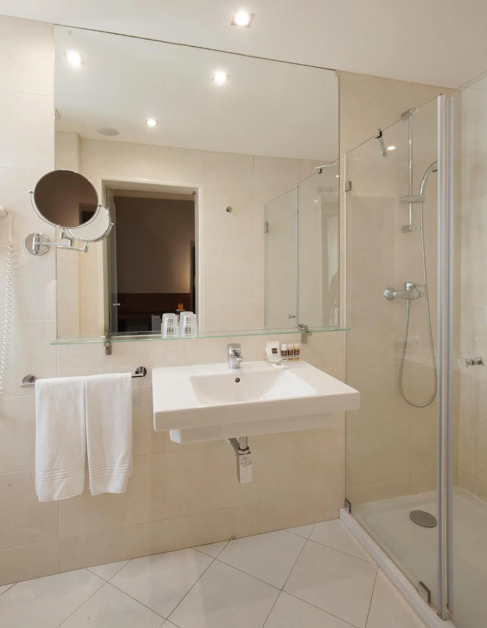 Bathroom in TURIM Restauradores Hotel