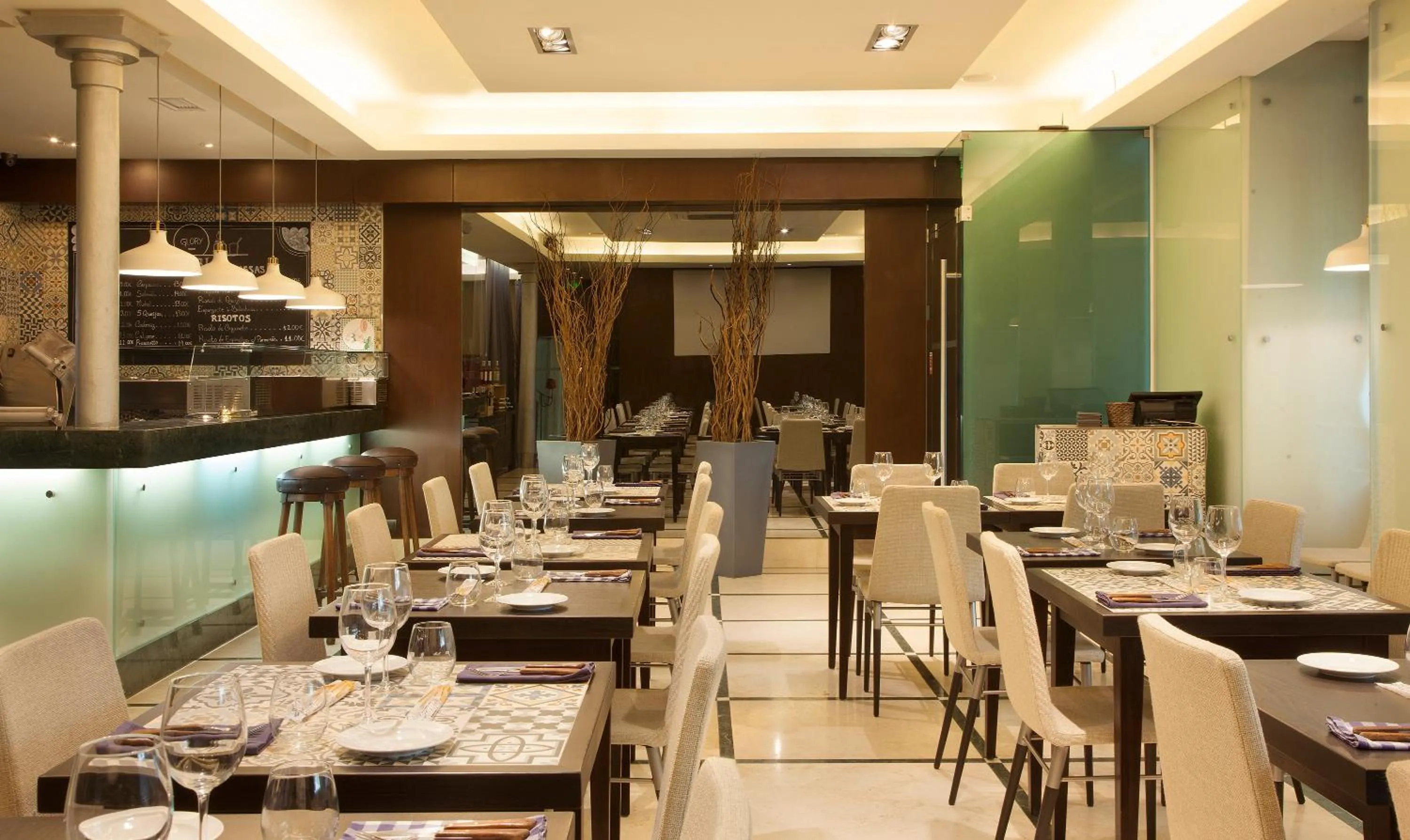 Restaurant/places to eat in TURIM Restauradores Hotel
