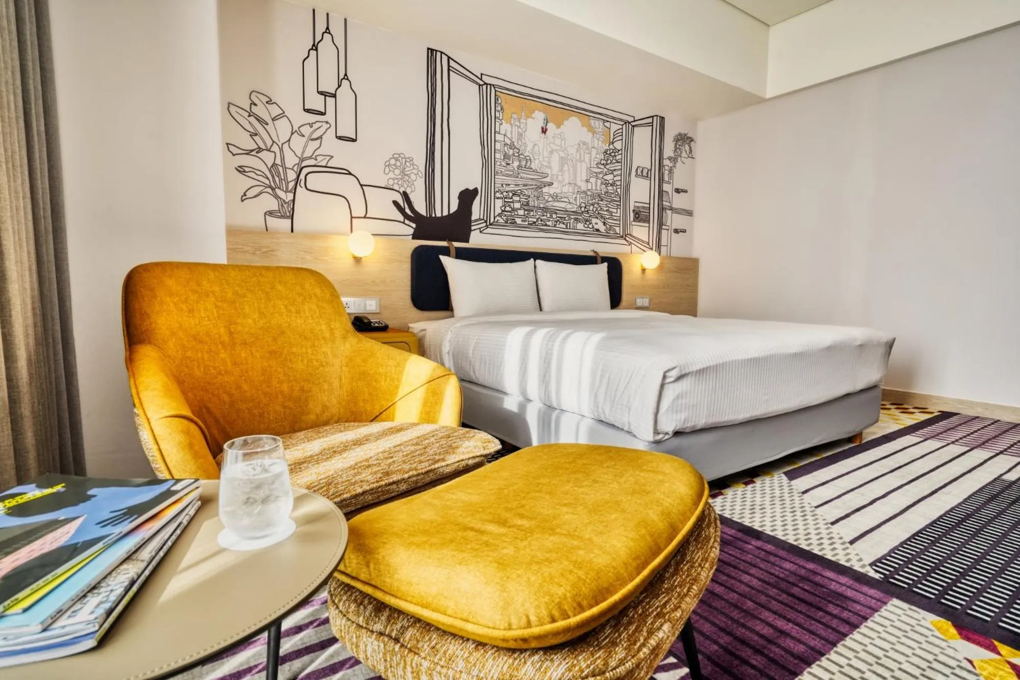 Photo of the whole room, Bed in Two Tails Hotel Luzhou