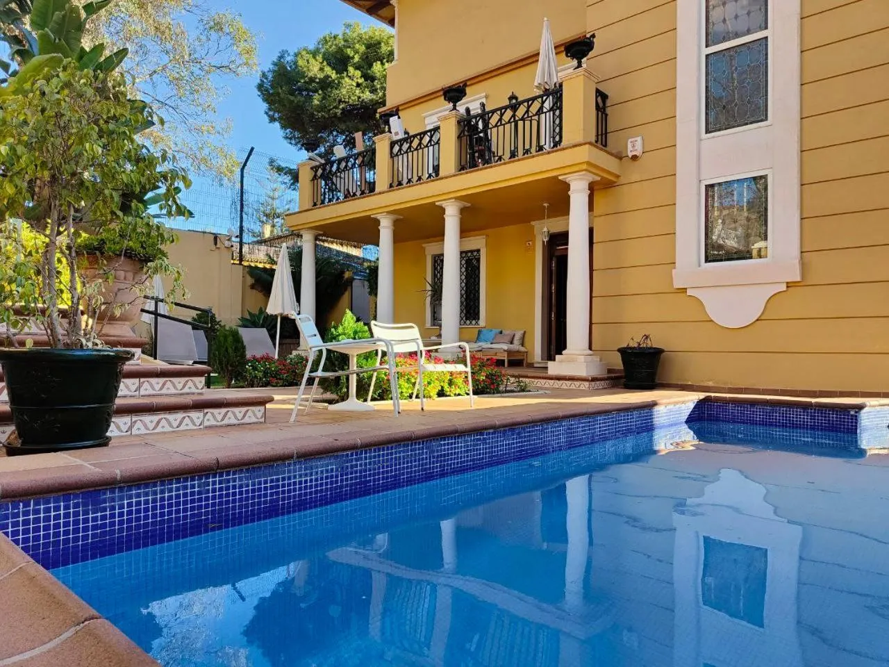 Swimming pool in Hotel Boutique Villa Lorena by Charming Stay Adults Recommended