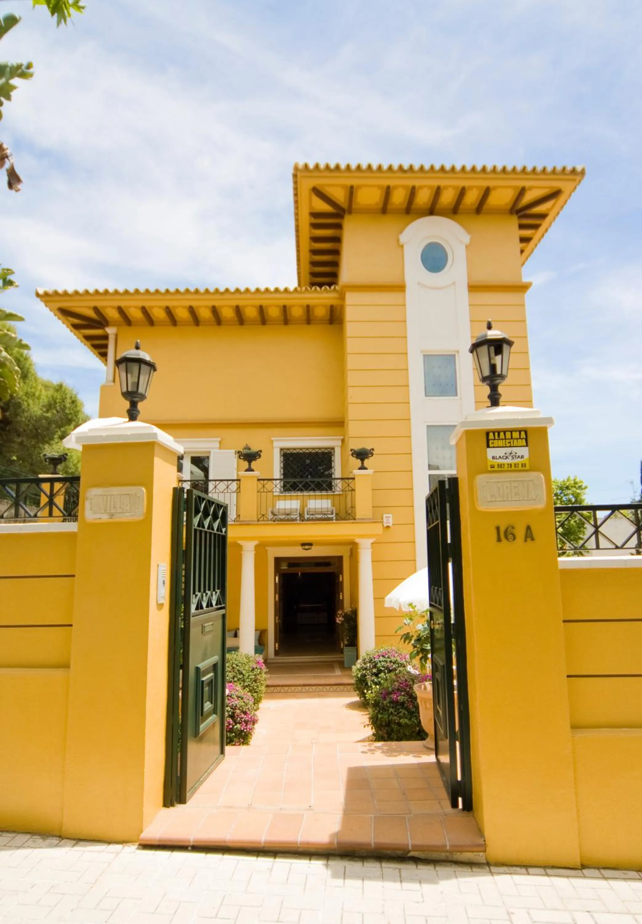 Facade/entrance in Hotel Boutique Villa Lorena by Charming Stay Adults Recommended