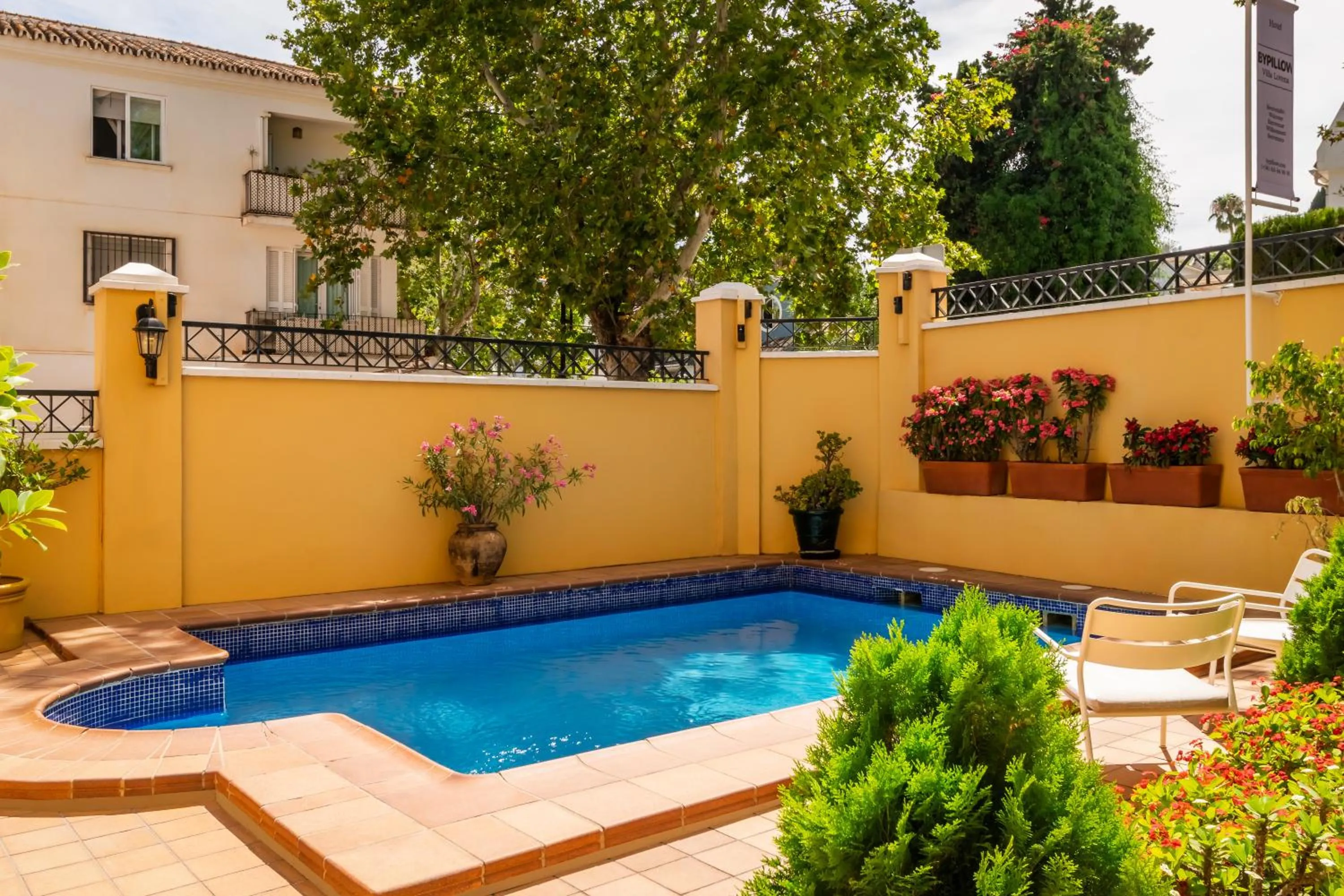 Swimming pool in BYPILLOW Villa Lorena Adults Recommended