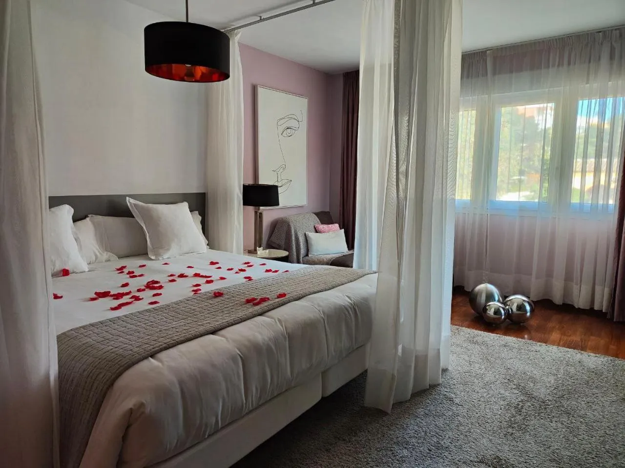 Bed in Hotel Boutique Villa Lorena by Charming Stay Adults Recommended
