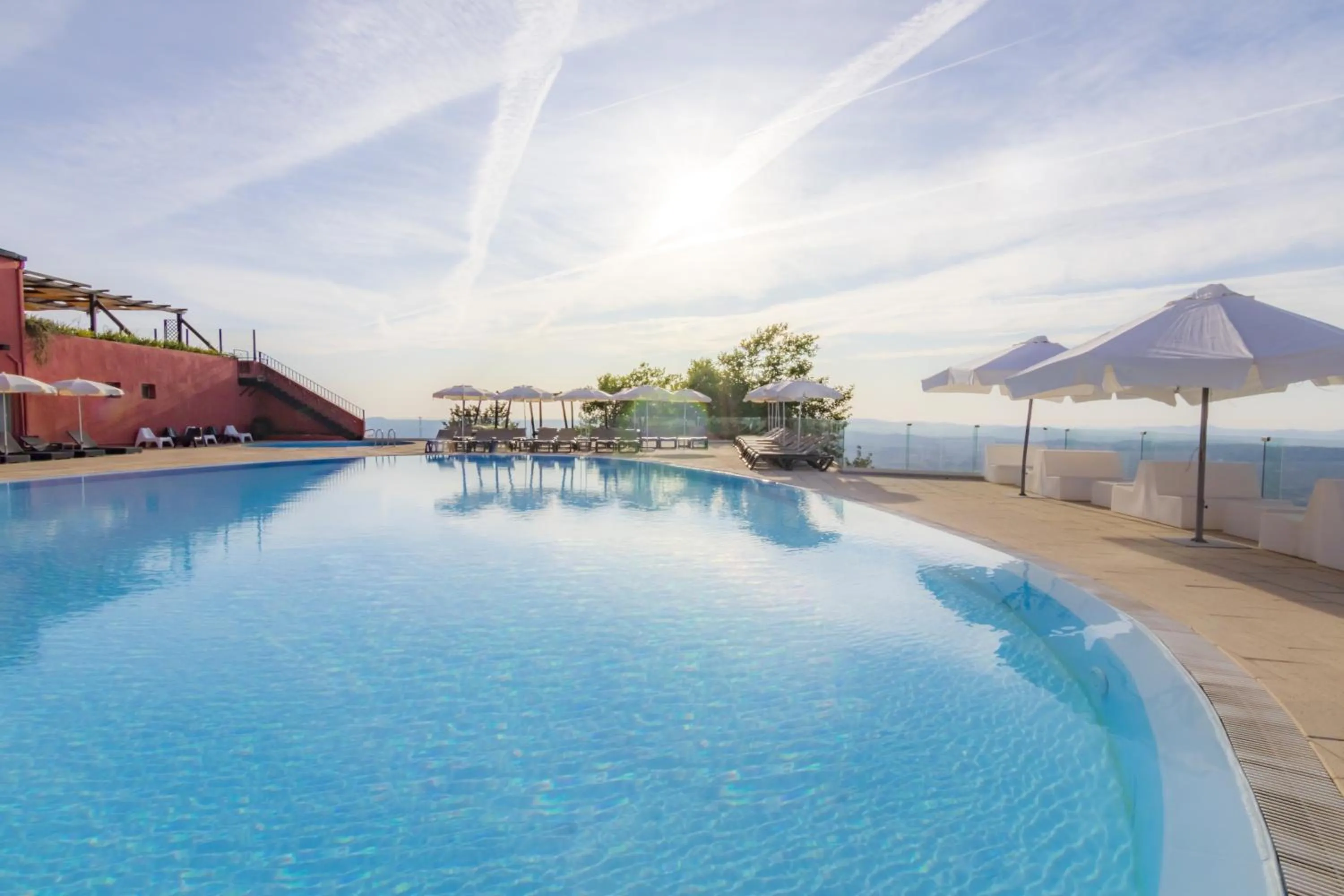 Swimming pool in Luna Hotel dos Carqueijais - Serra da Estrela