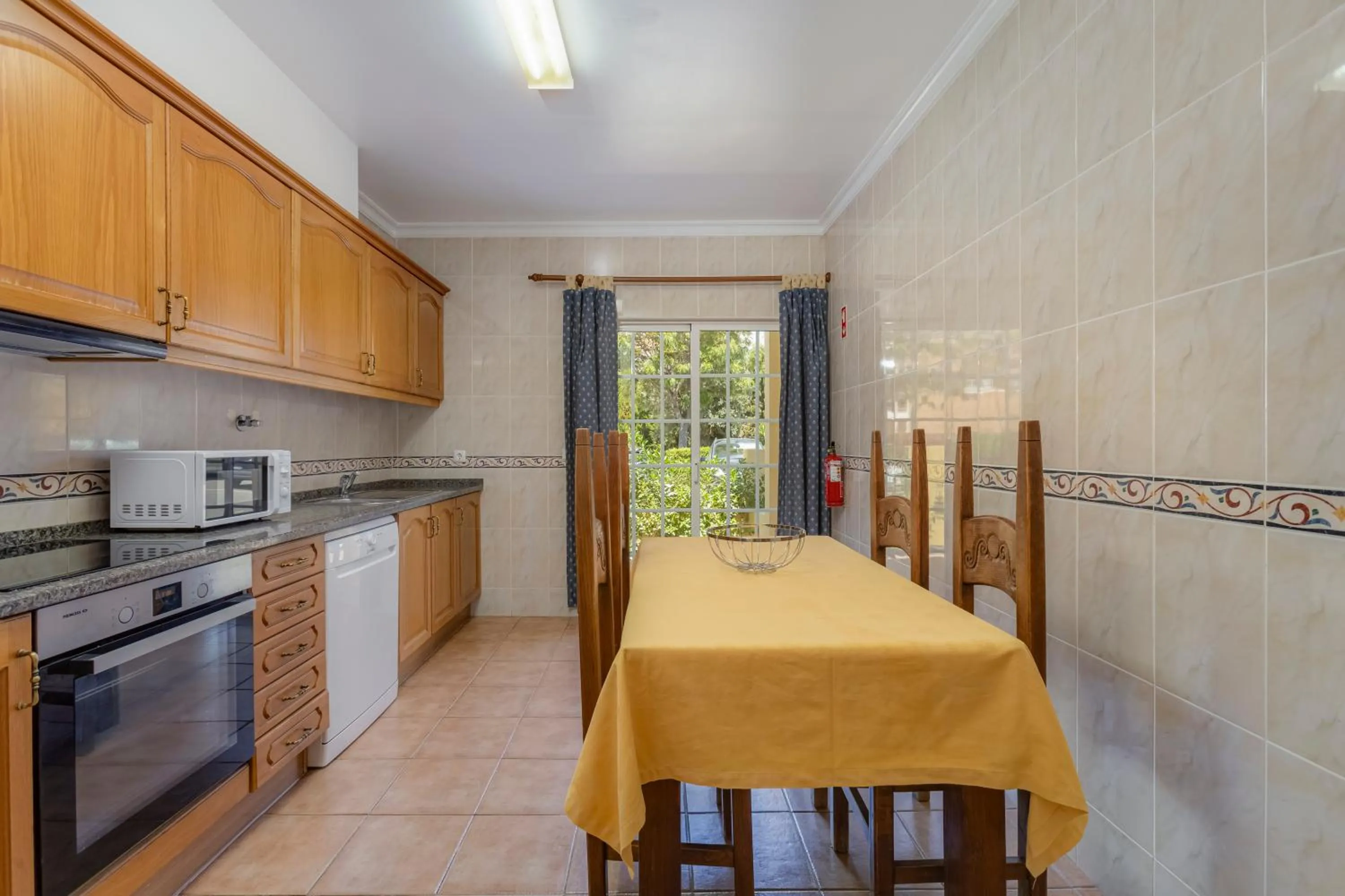 Kitchen or kitchenette in Villas Barrocal