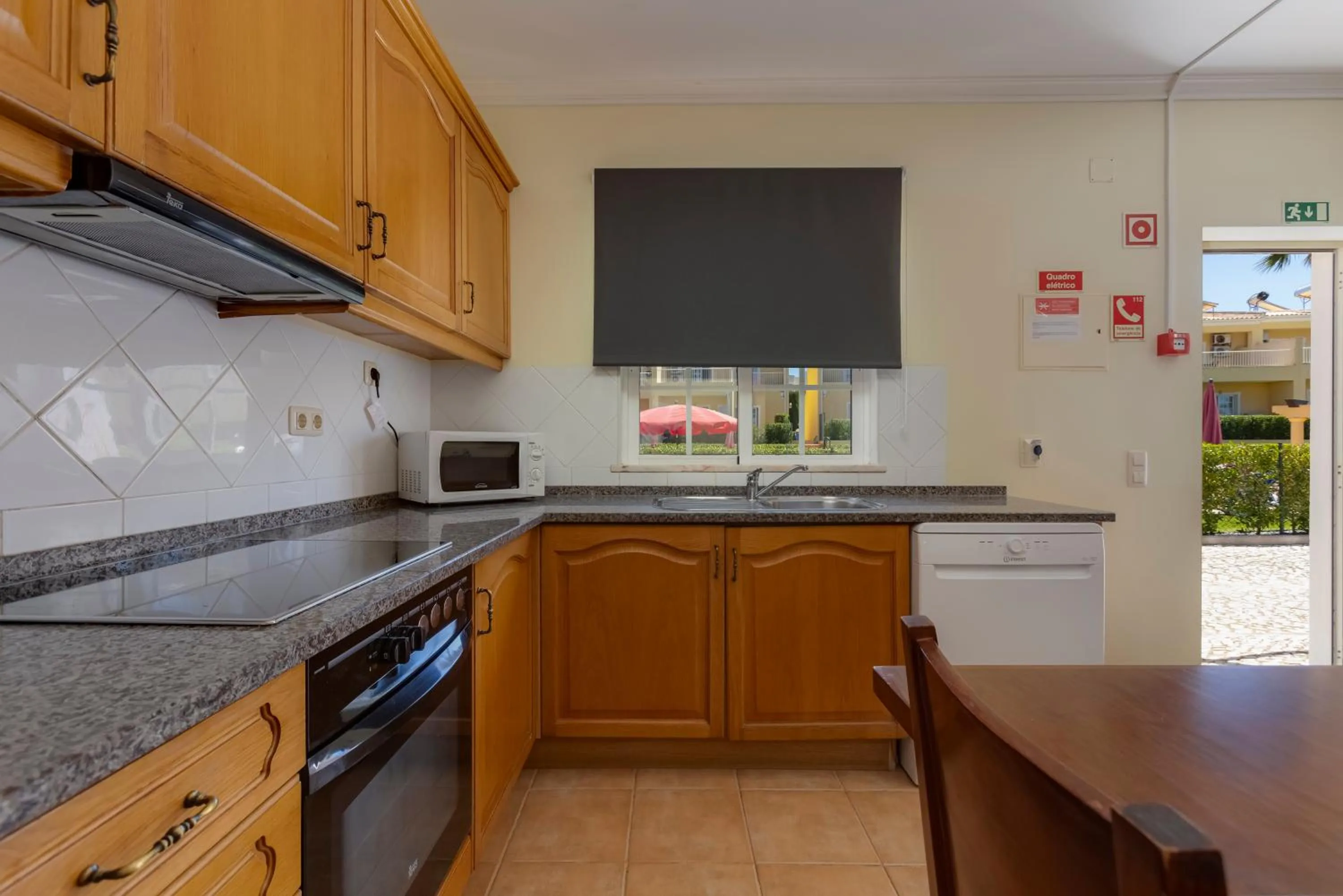 Kitchen or kitchenette in Villas Barrocal