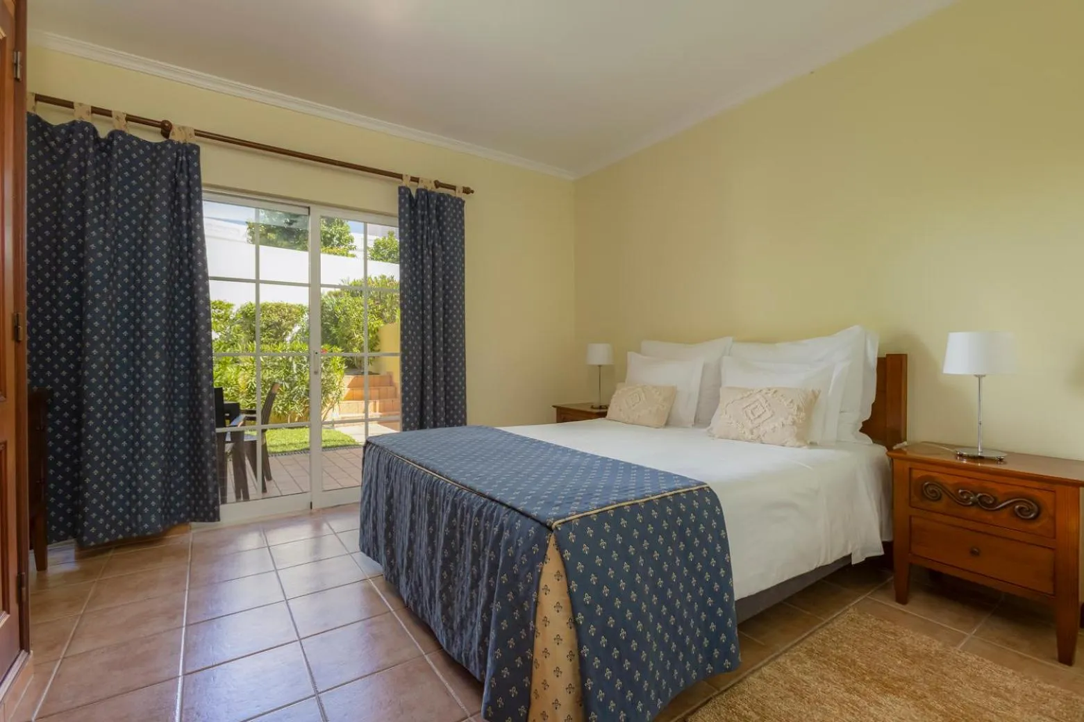 Bedroom, Bed in Villas Barrocal