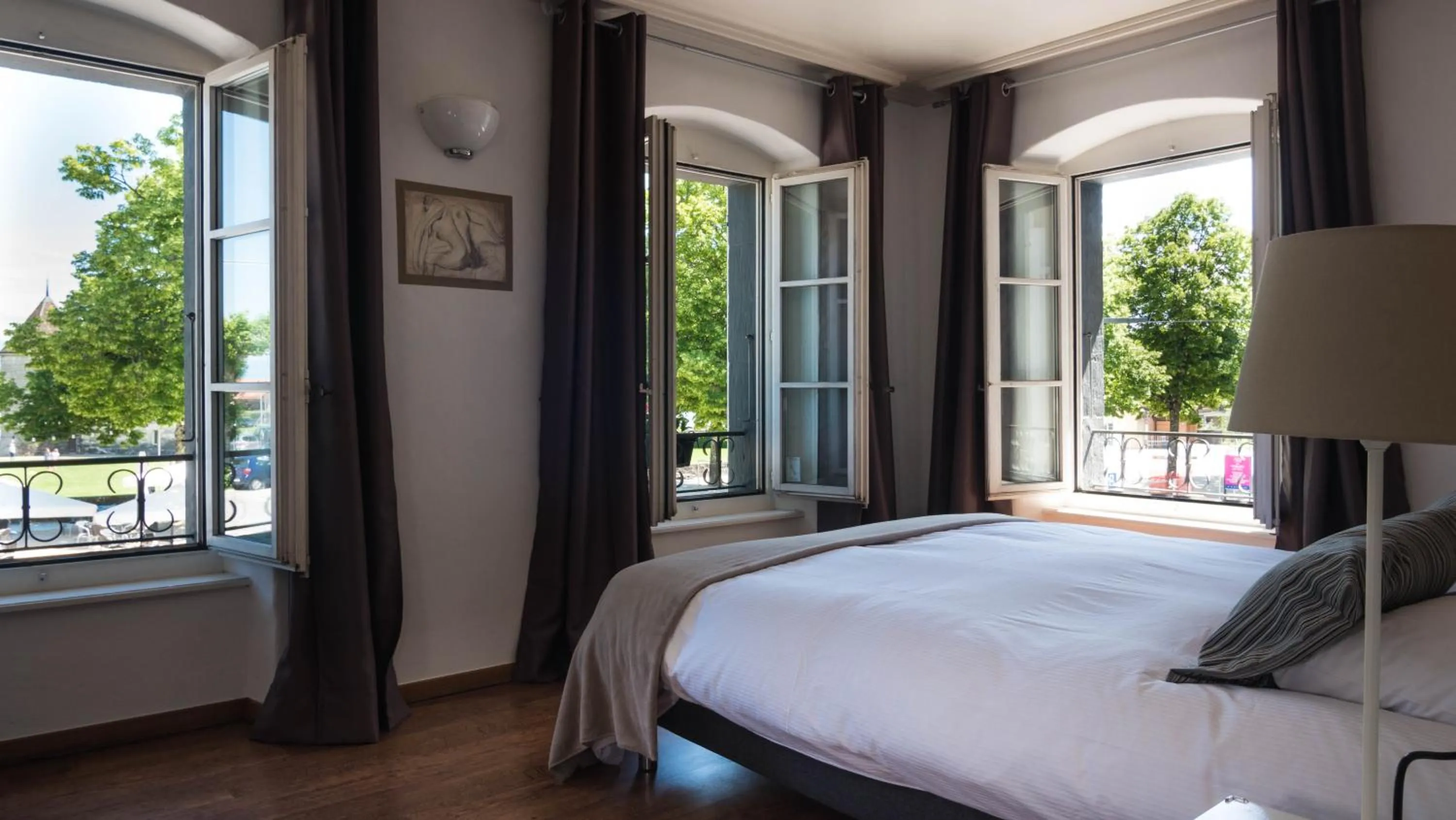 View (from property/room), Bed in L'Hôtel by Hostellerie du Château