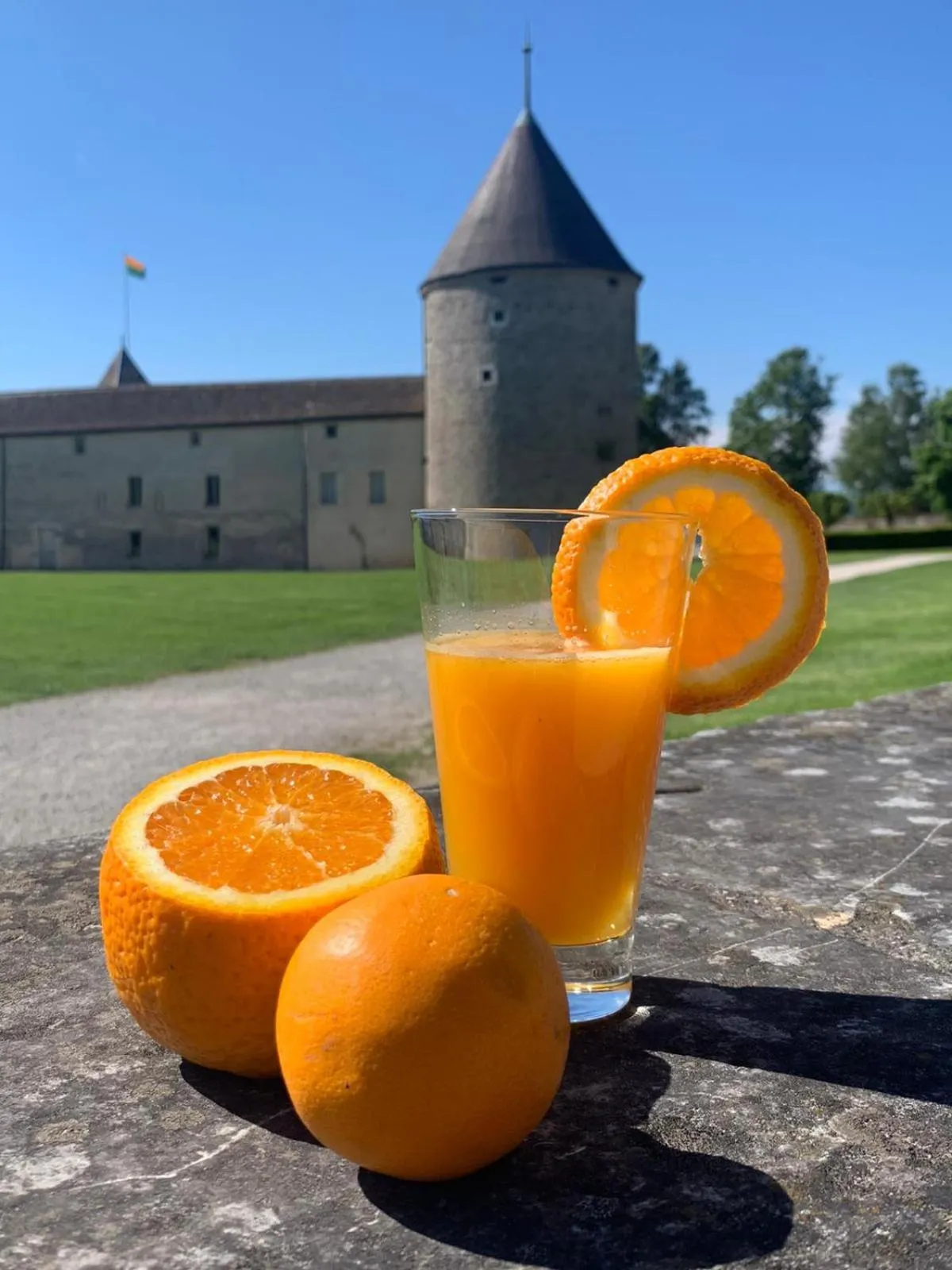 Summer in L'Hôtel by Hostellerie du Château