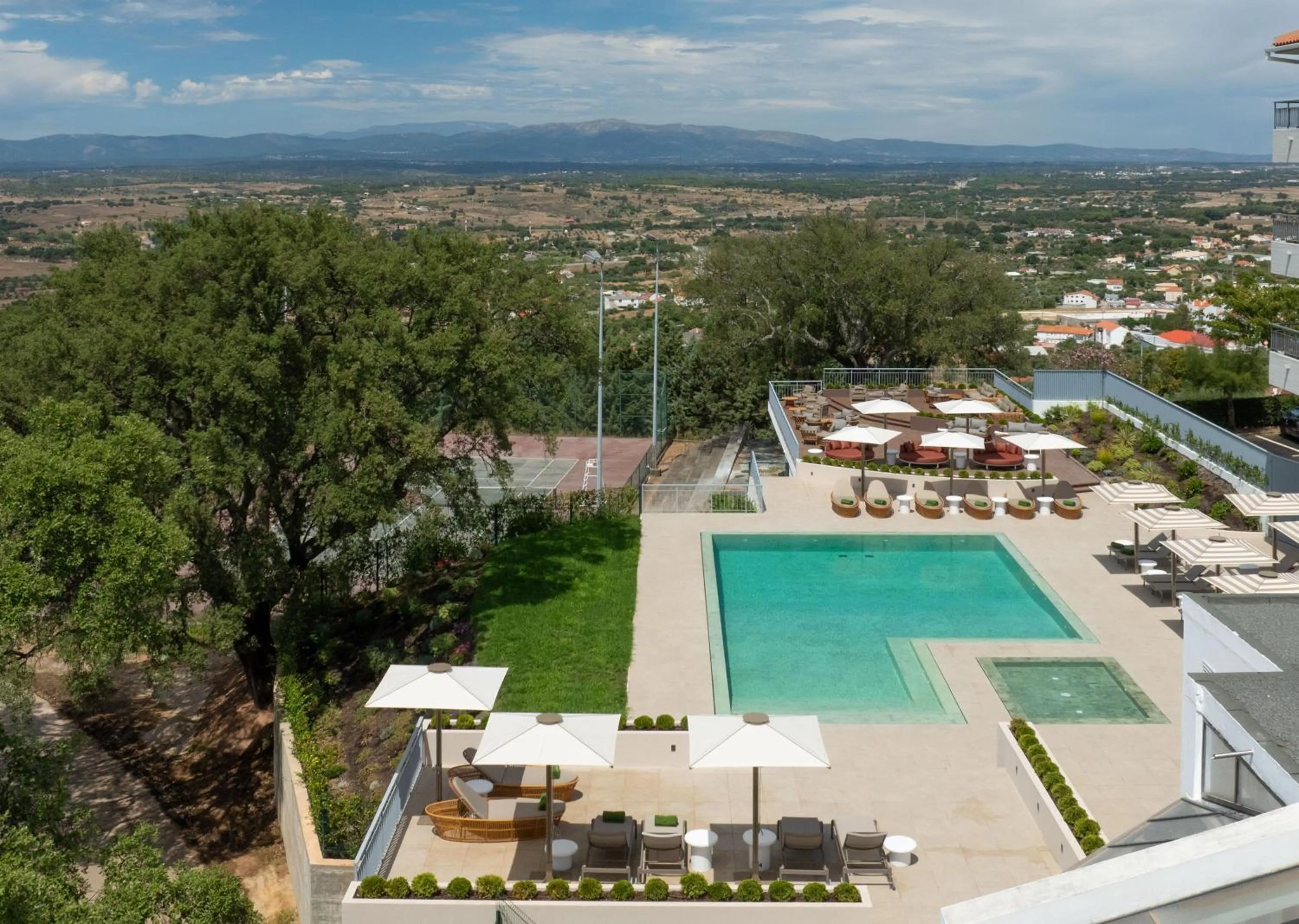 Swimming pool in Meliá Castelo Branco