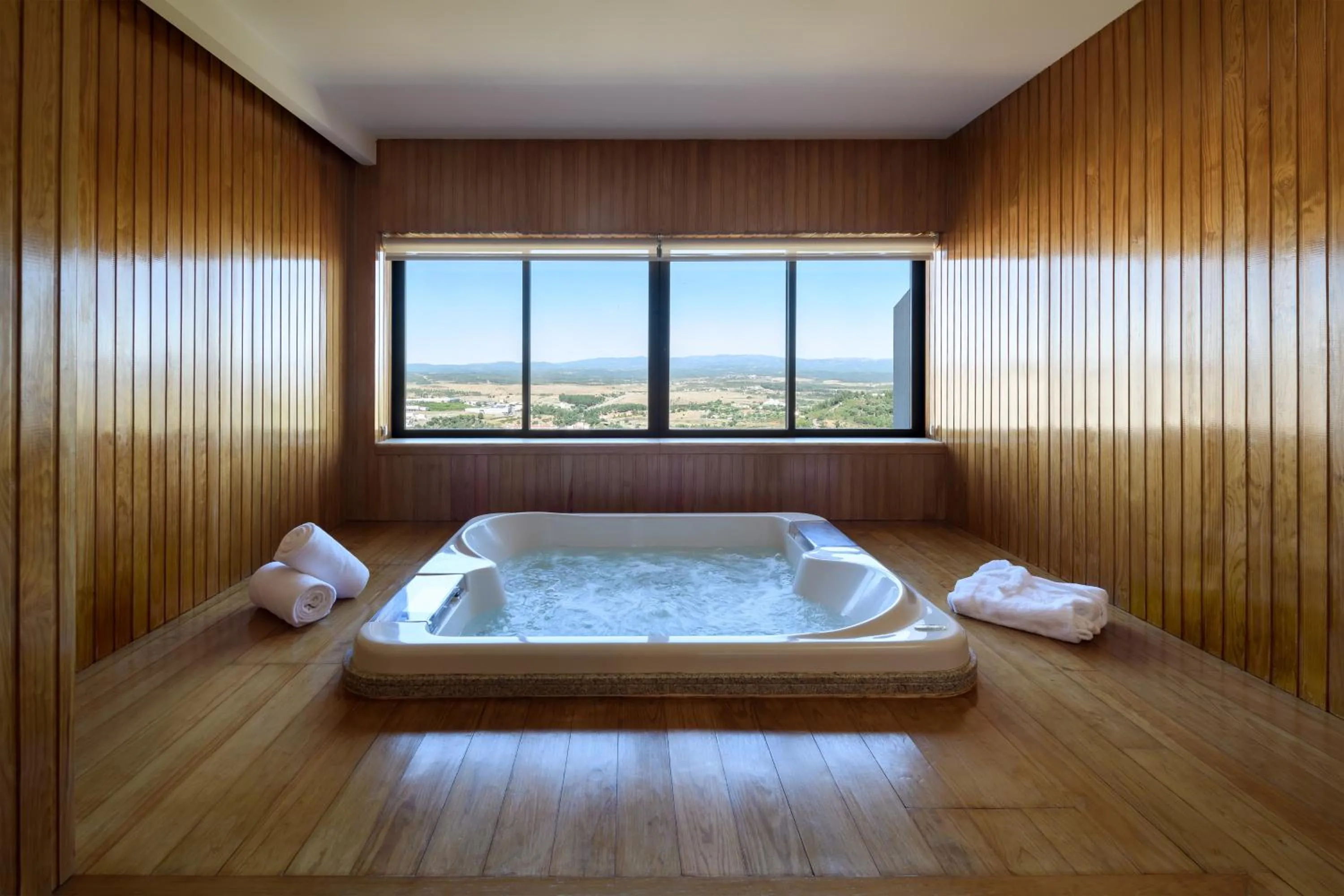 Bath in Meliá Castelo Branco