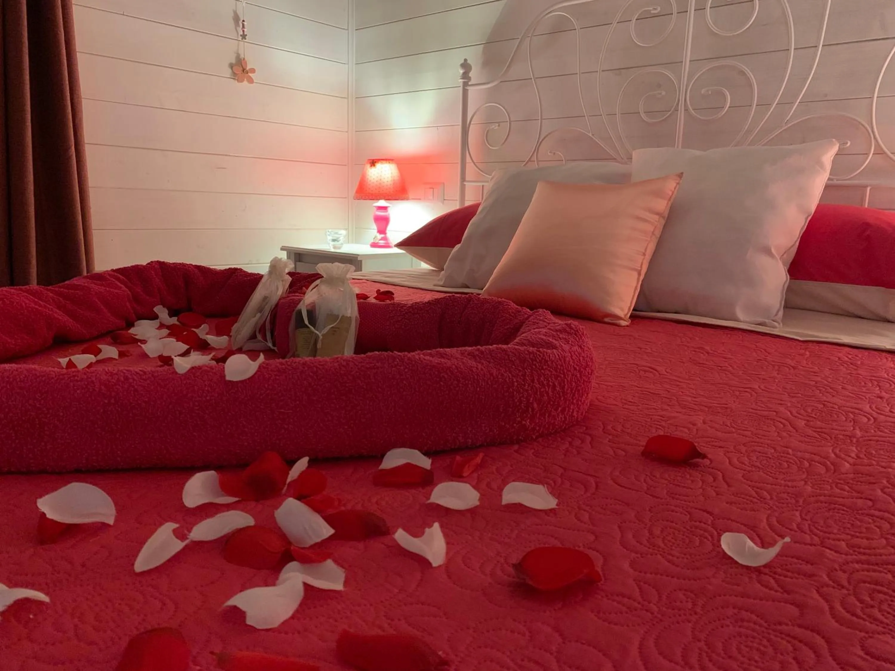 Bedroom, Bed in Il Profumo della Natura B&B