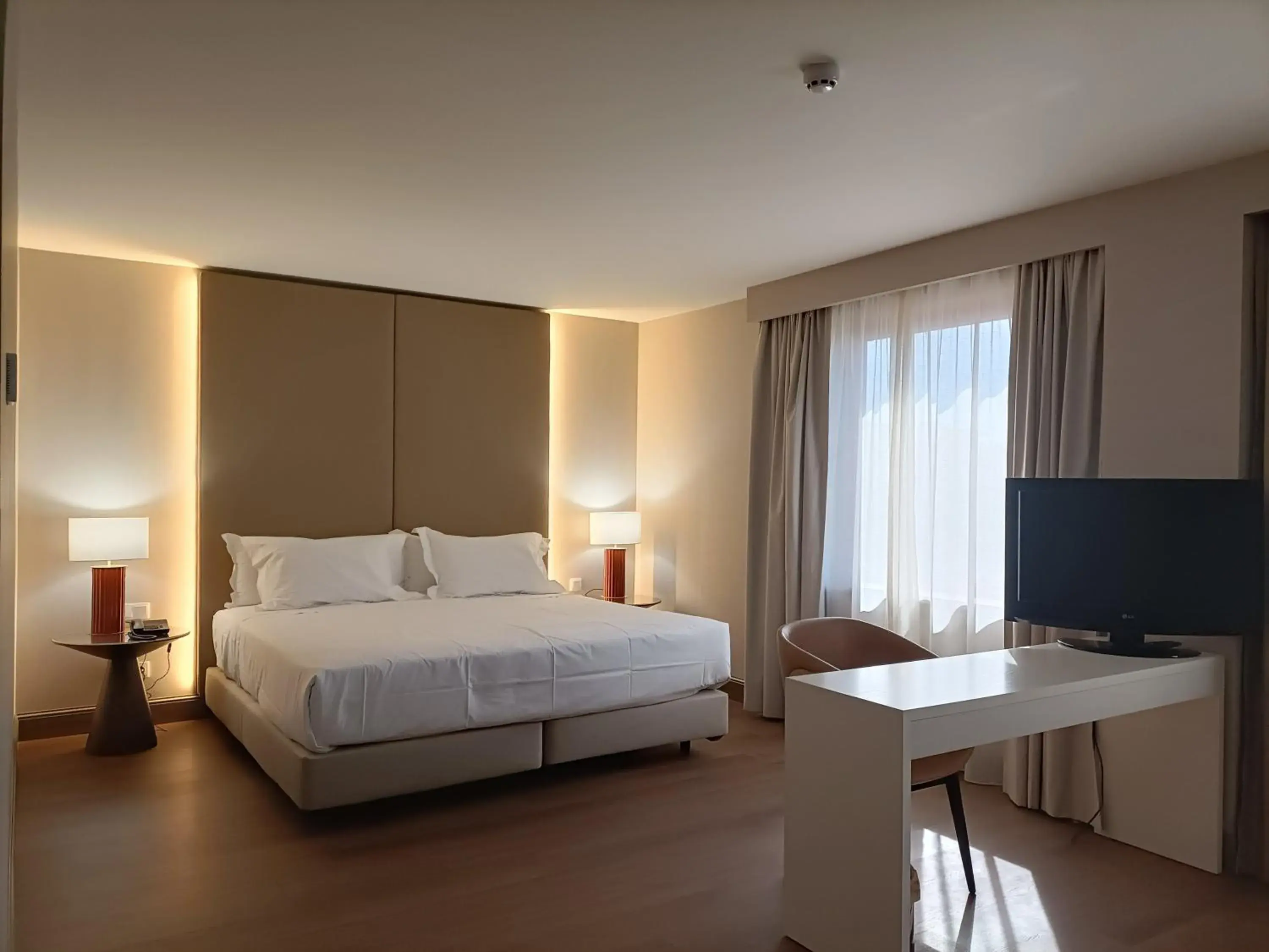 Junior Suite - single occupancy in Hotel Coimbra Aeminium, Affiliated by Meliá Junior Suite - single occupancy in Hotel Coimbra Aeminium, Affiliated by Meliá