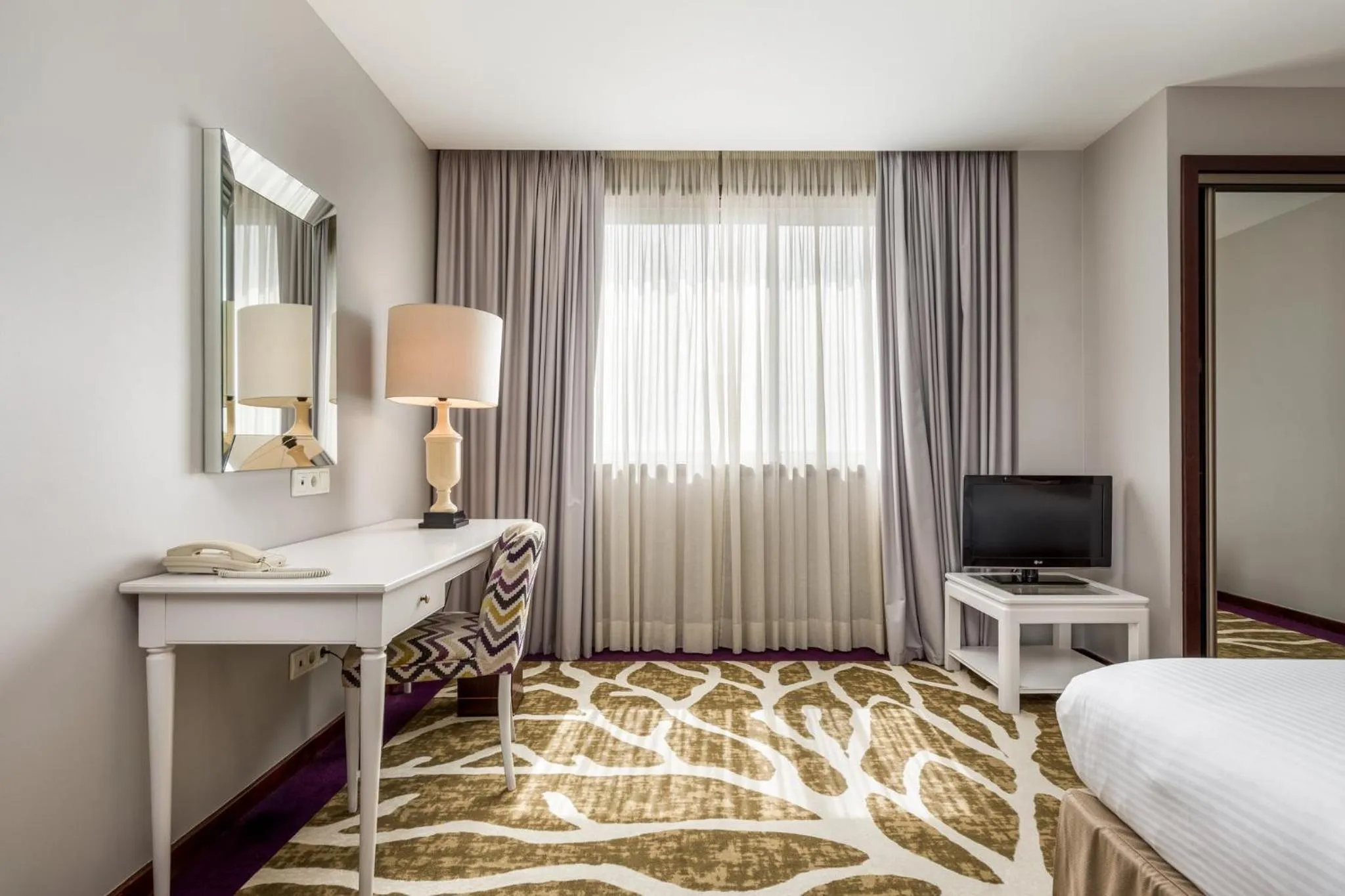 Photo of the whole room, Bed in Holiday Inn Porto Gaia by IHG