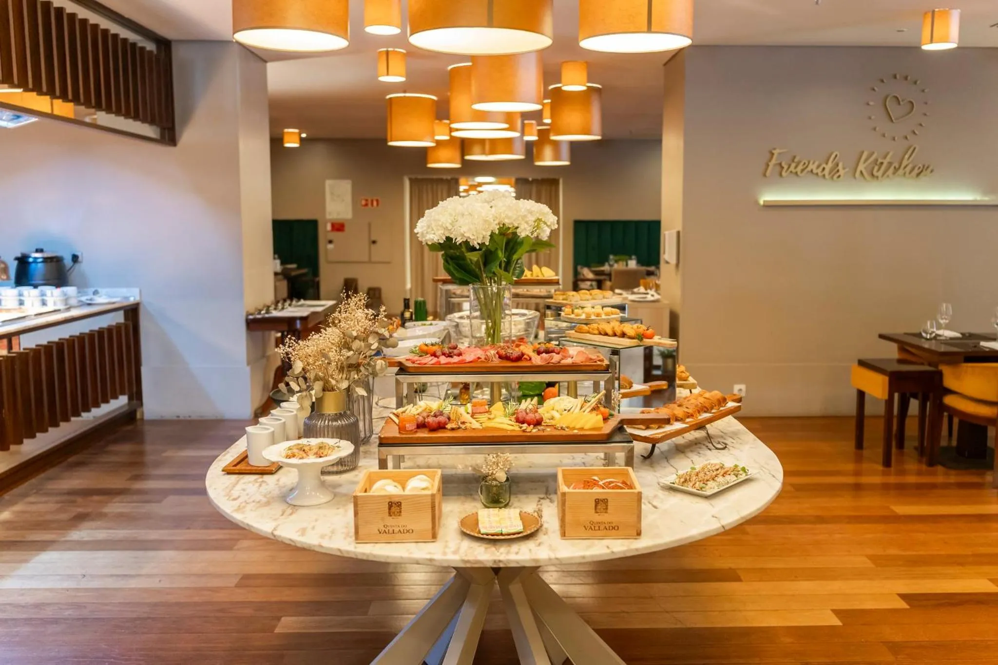Restaurant/places to eat in Holiday Inn Porto Gaia by IHG