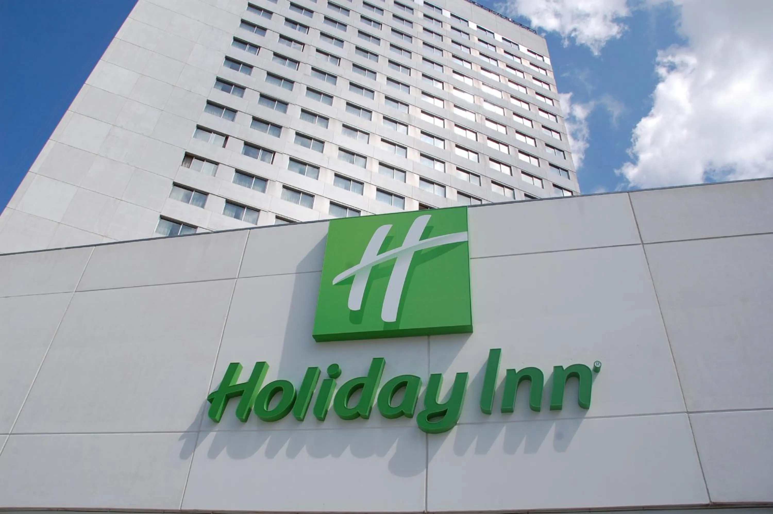 Property building in Holiday Inn Porto Gaia by IHG