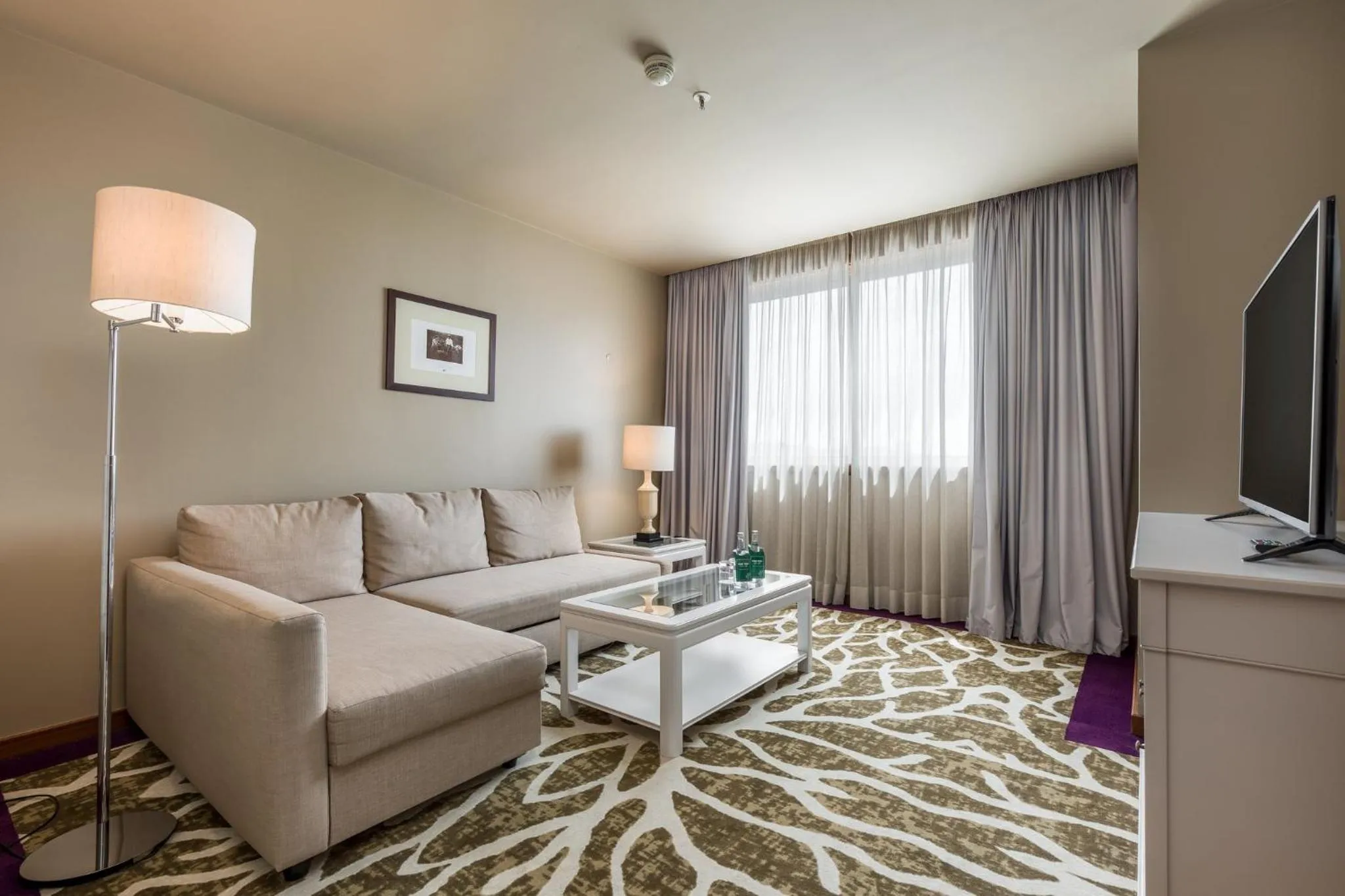 Bedroom in Holiday Inn Porto Gaia by IHG