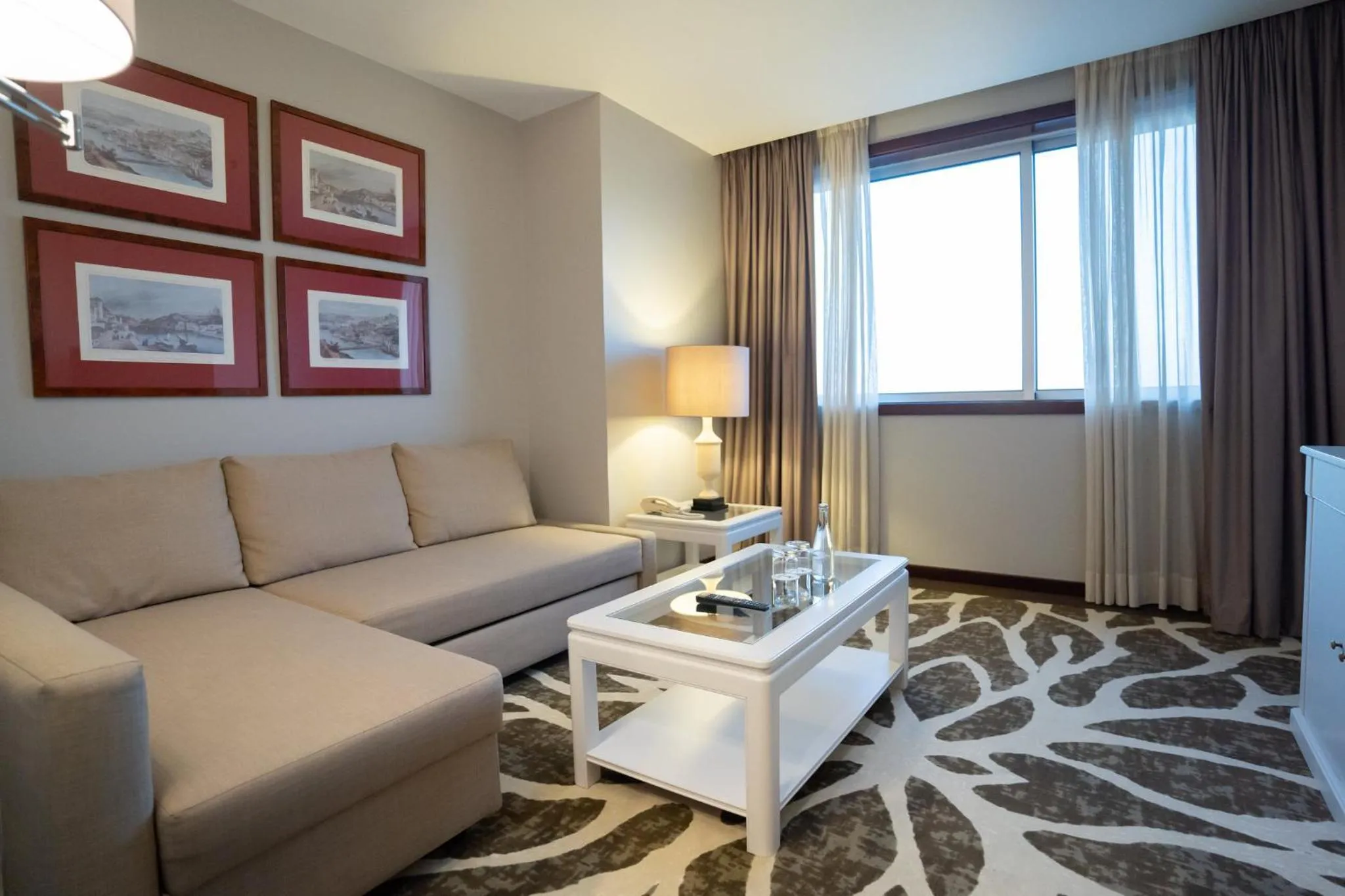 Bedroom in Holiday Inn Porto Gaia by IHG