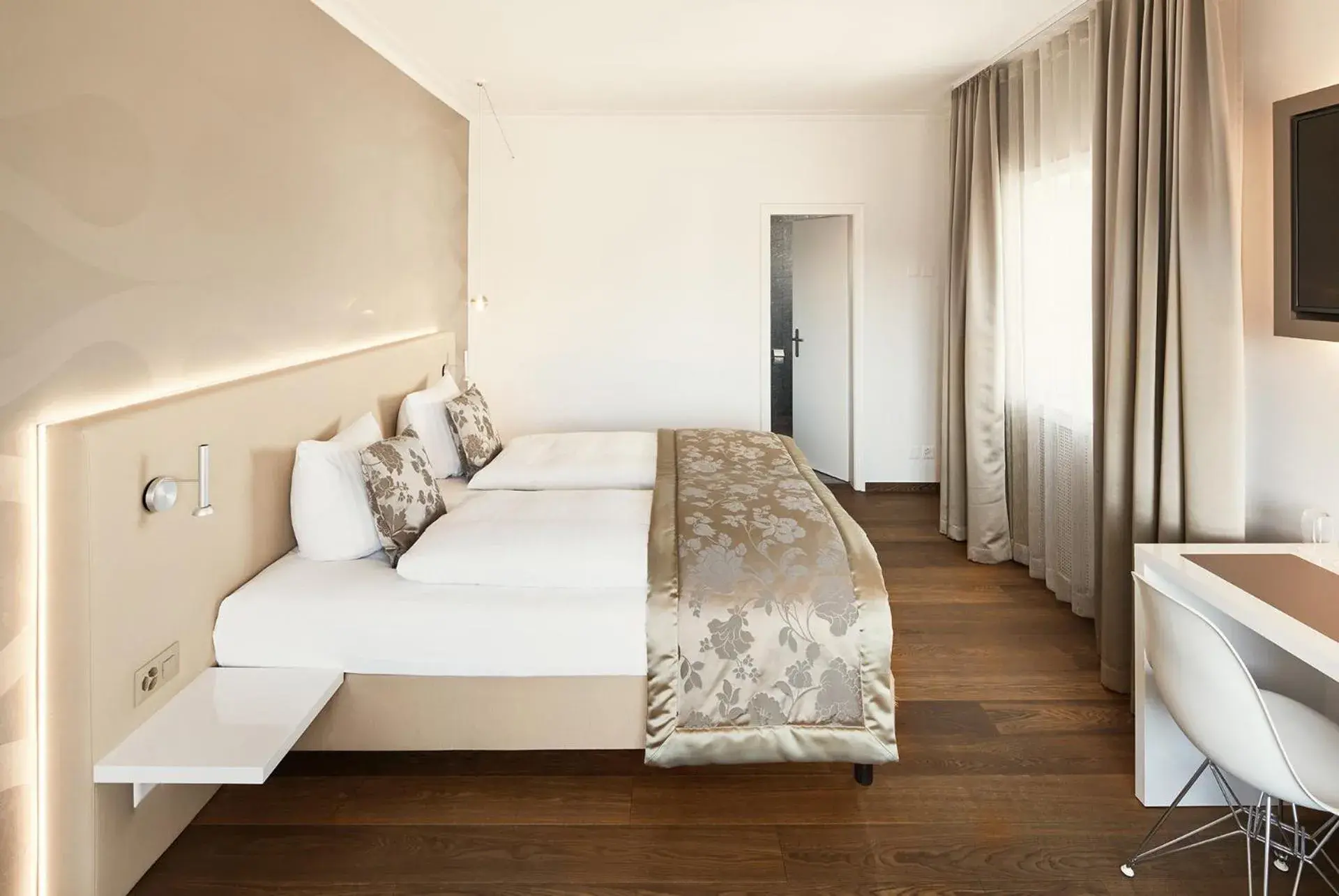 Superior Double Room - single occupancy in Hotel Uzwil Superior Double Room - single occupancy in Hotel Uzwil