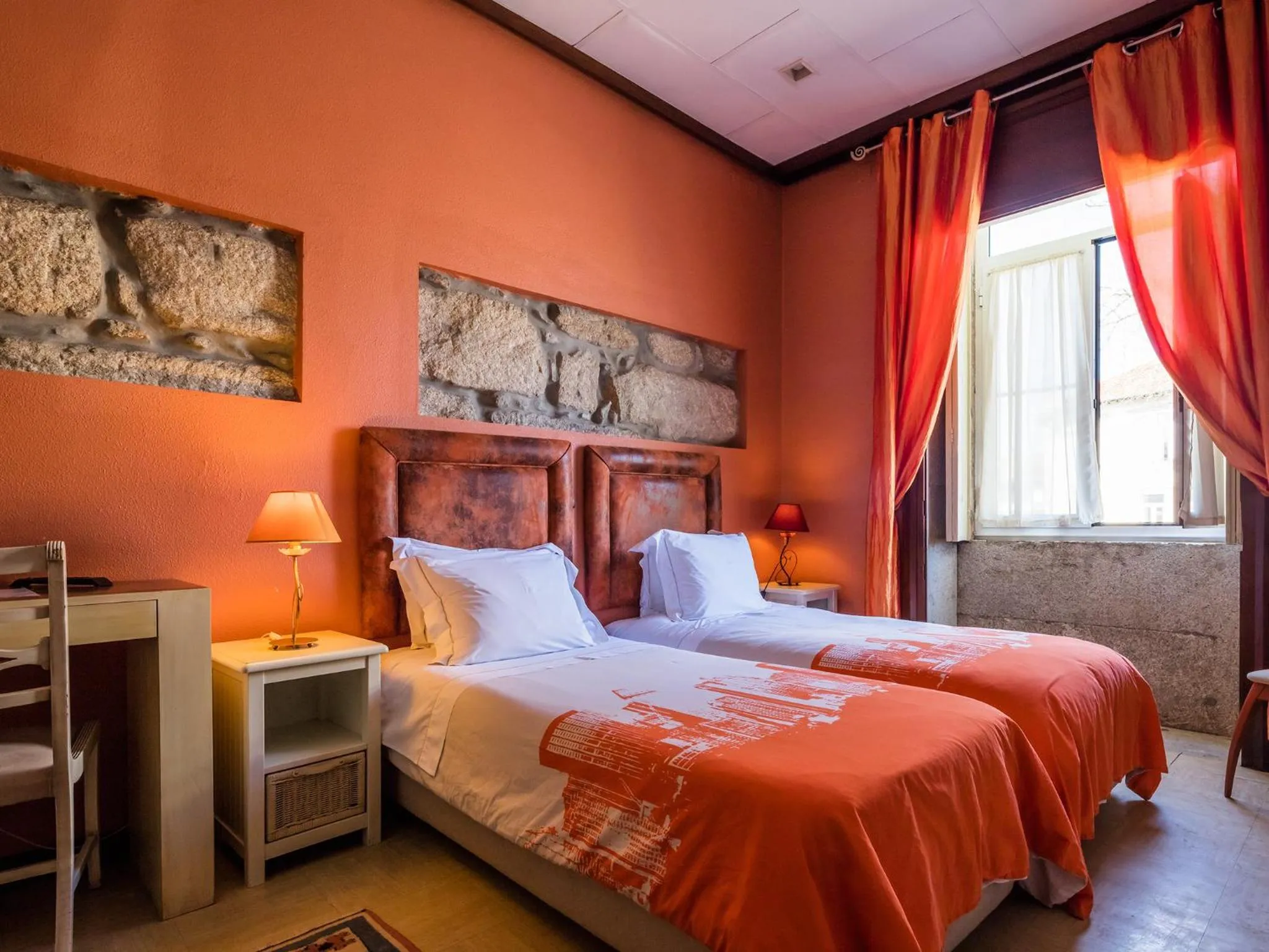 Bedroom, Bed in Pedra Iberica