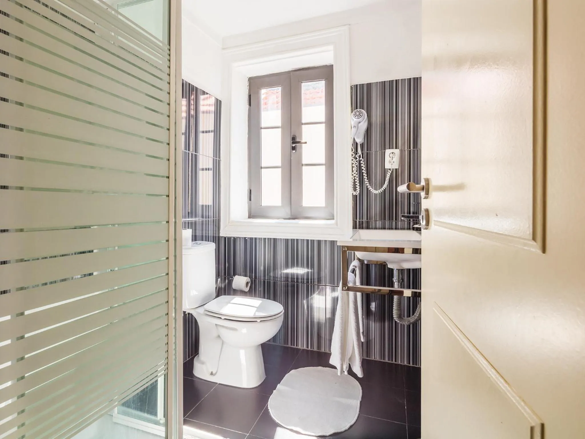 Bathroom in Pedra Iberica