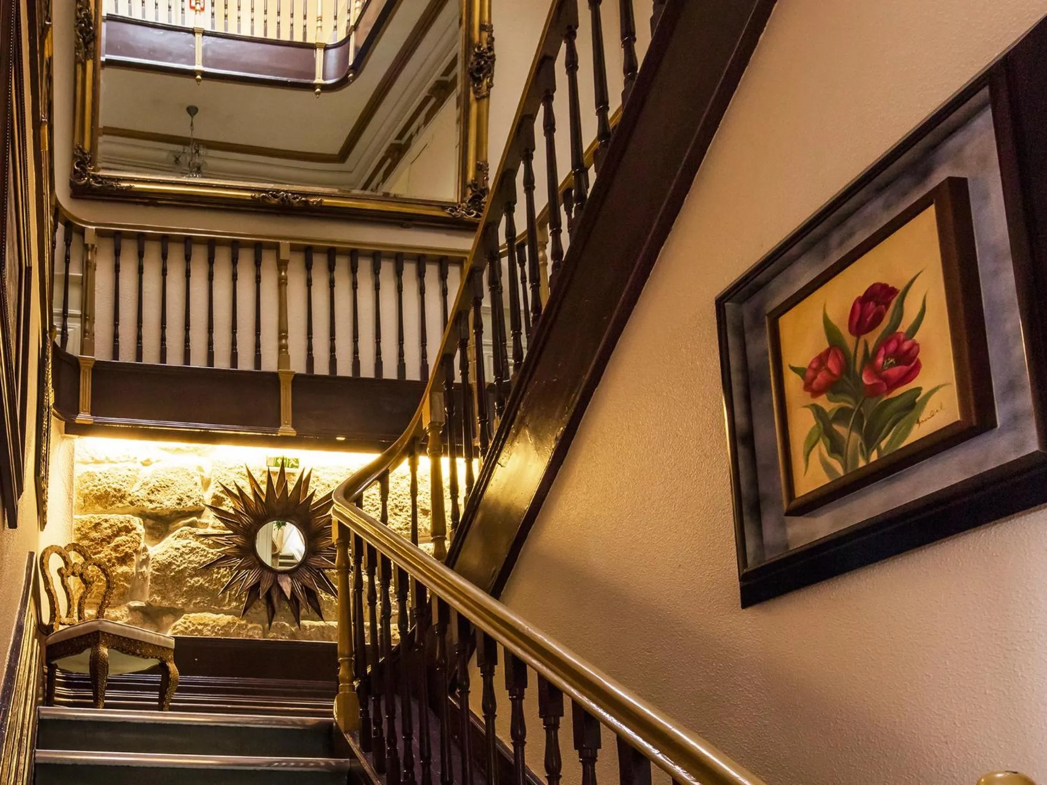 Decorative detail in Pedra Iberica