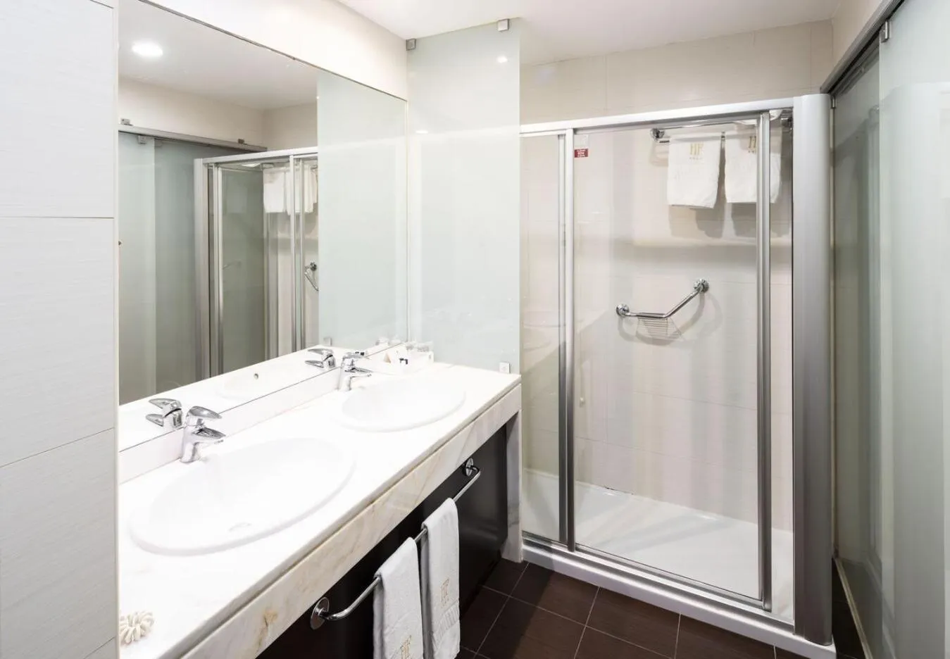 Toilet in Hotel Fatima Center