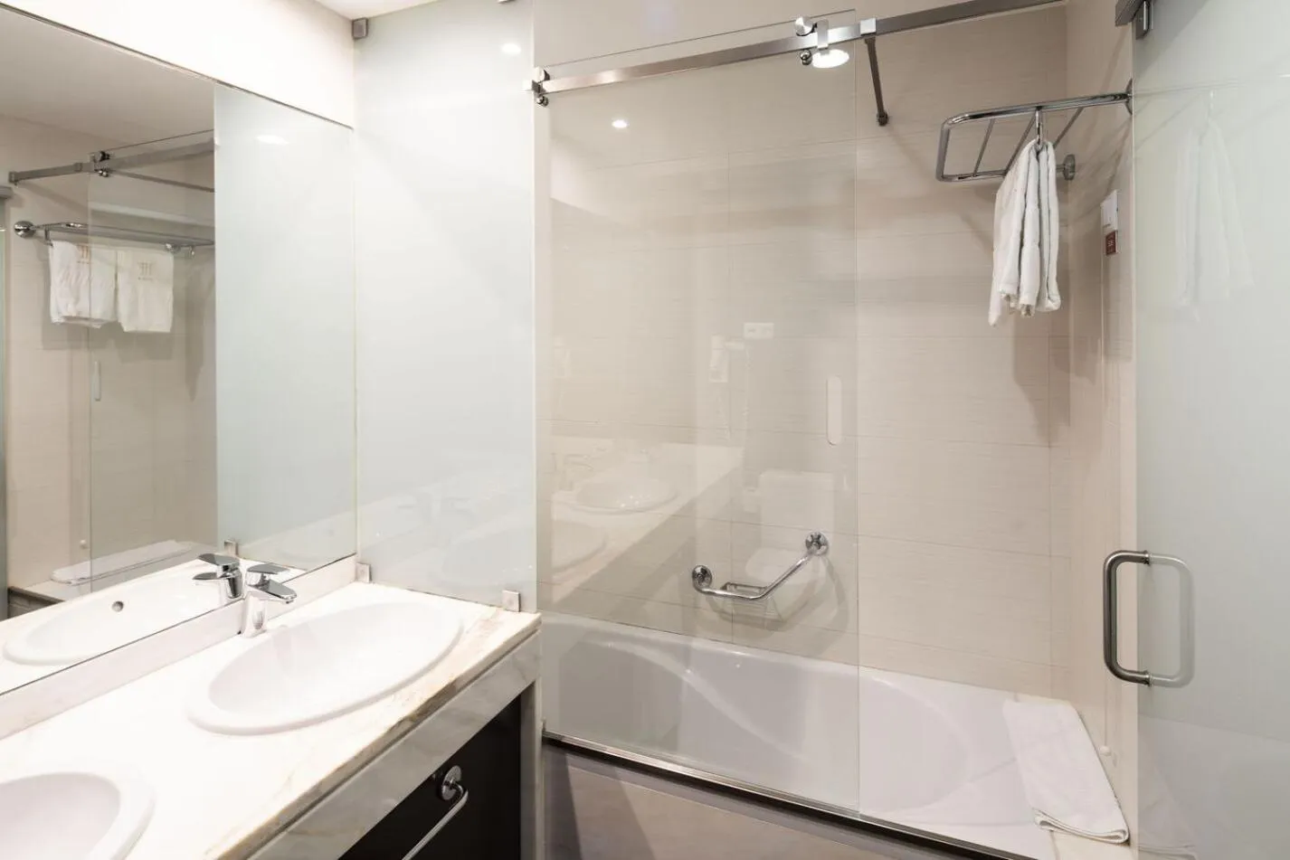 Toilet in Hotel Fatima Center