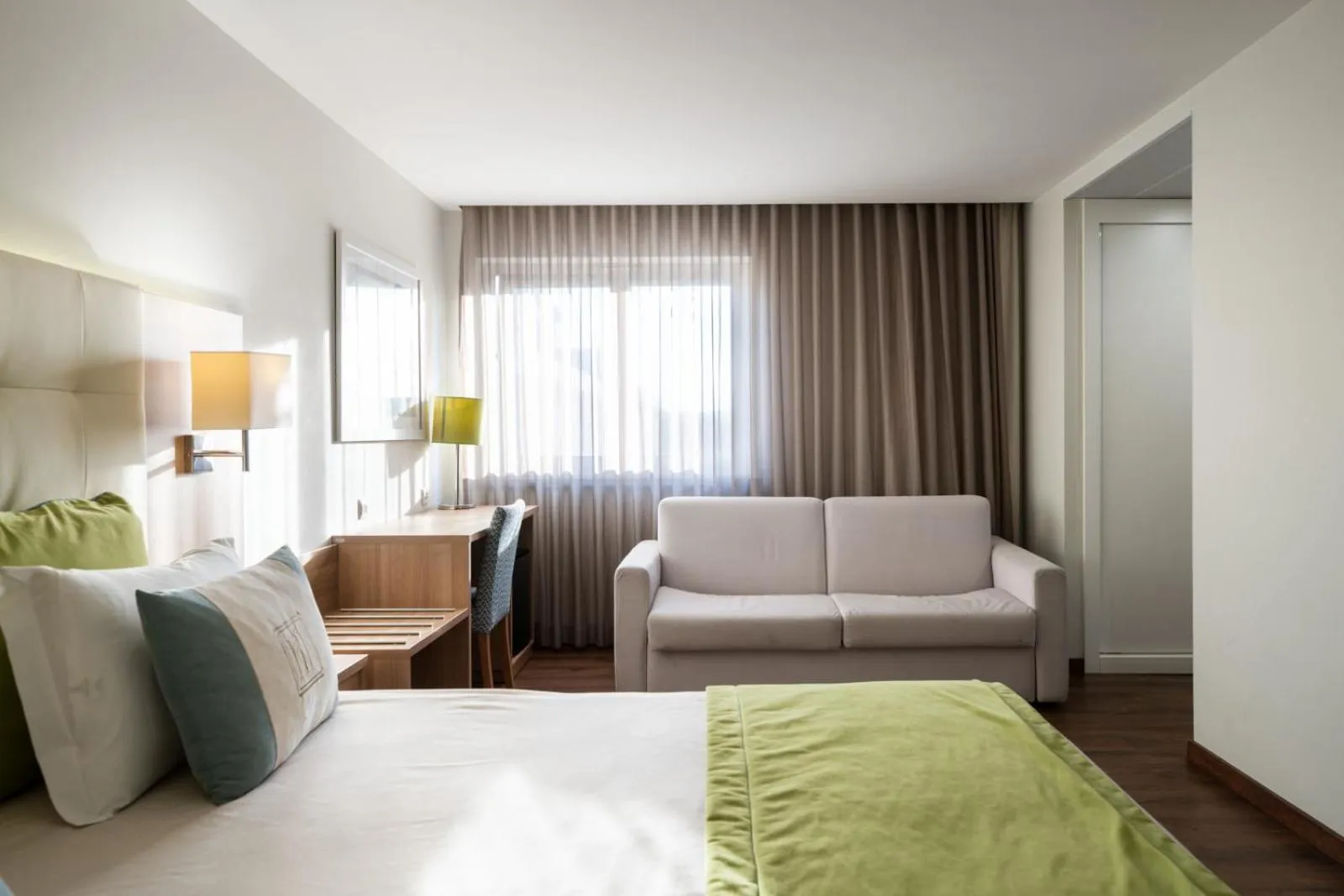 Bedroom, Bed in Hotel Fatima Center