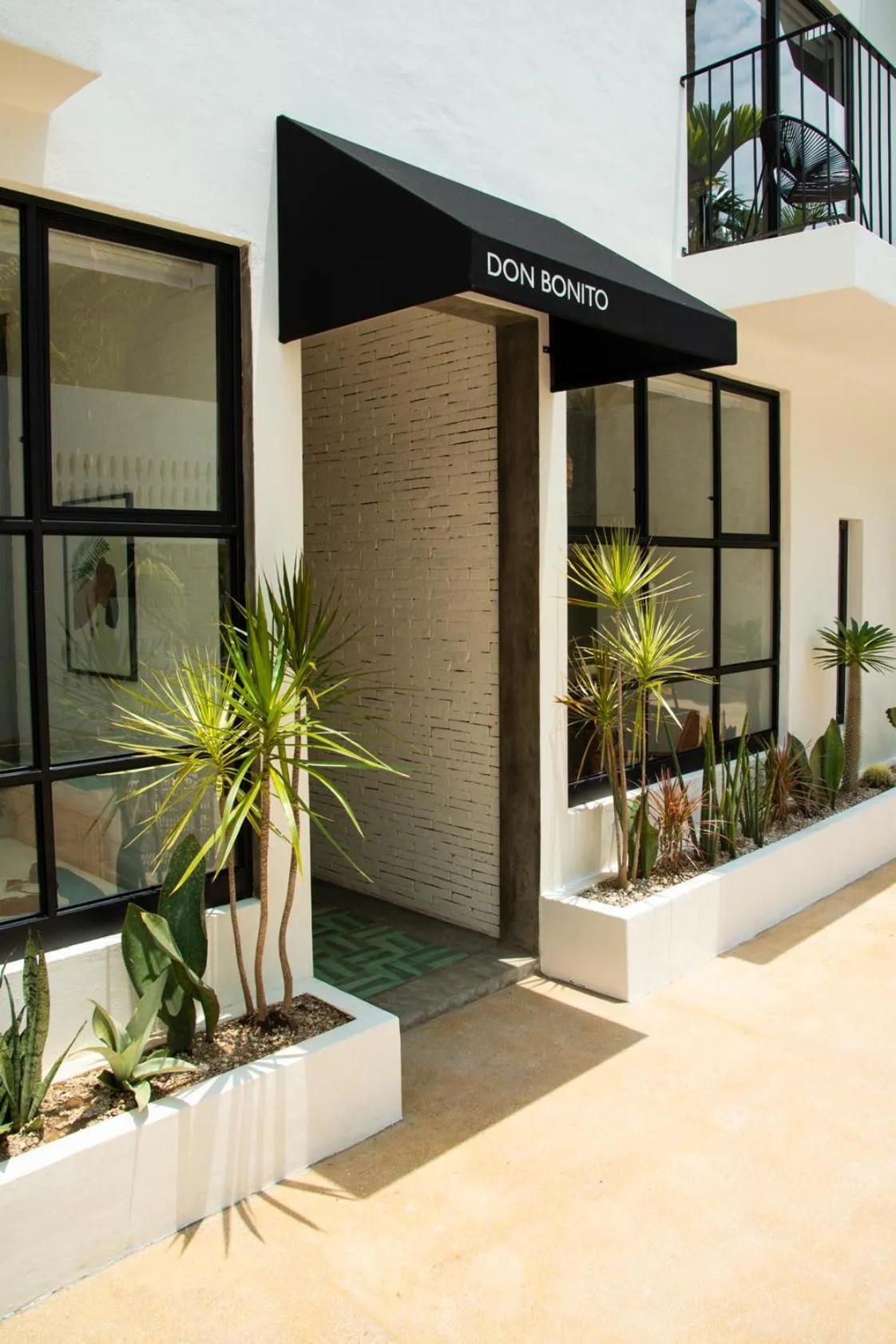 Property building in Residencia Tropical Don Bonito