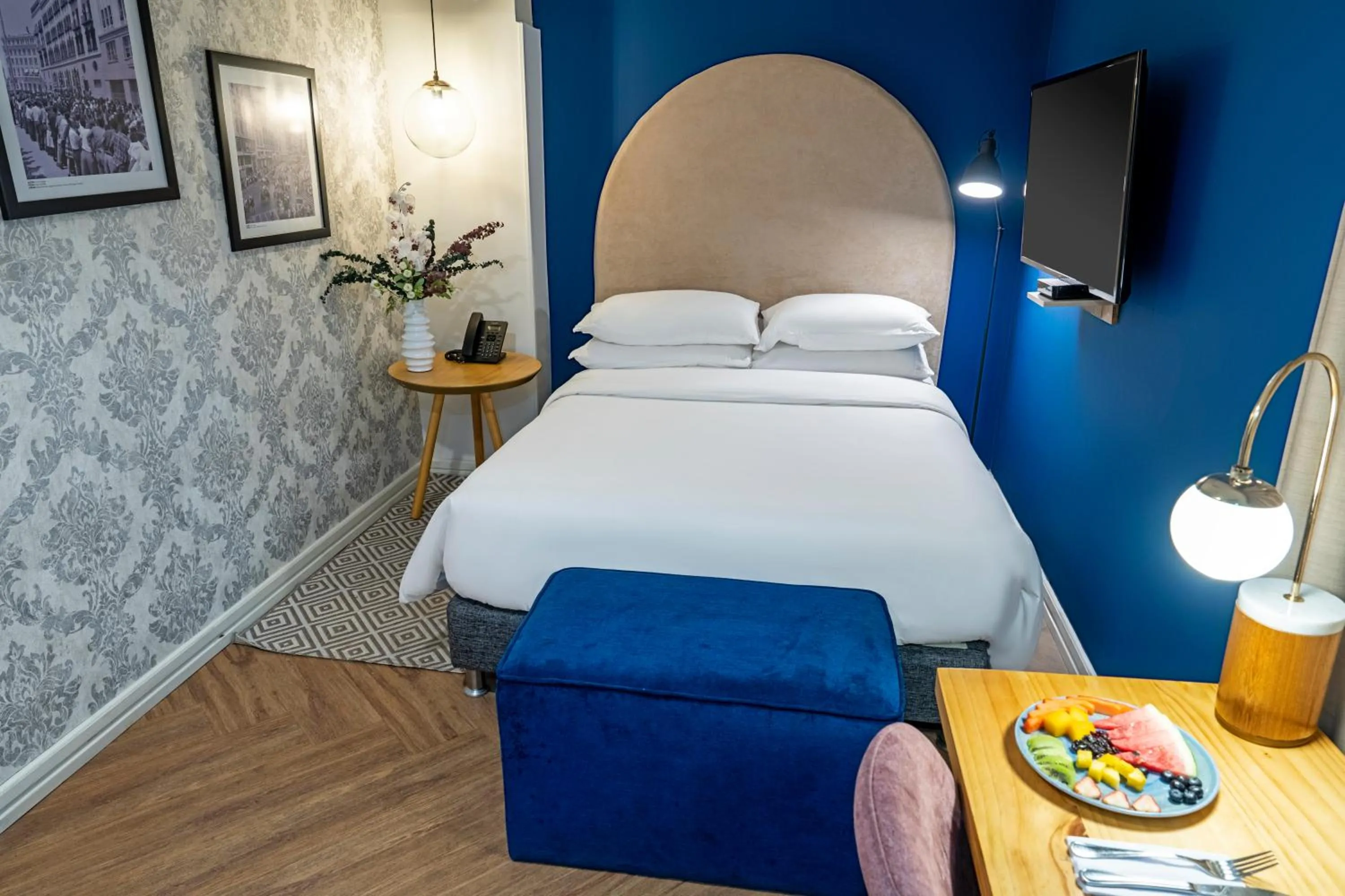 Bed in Faranda Collection Cali, a member of Radisson Individuals