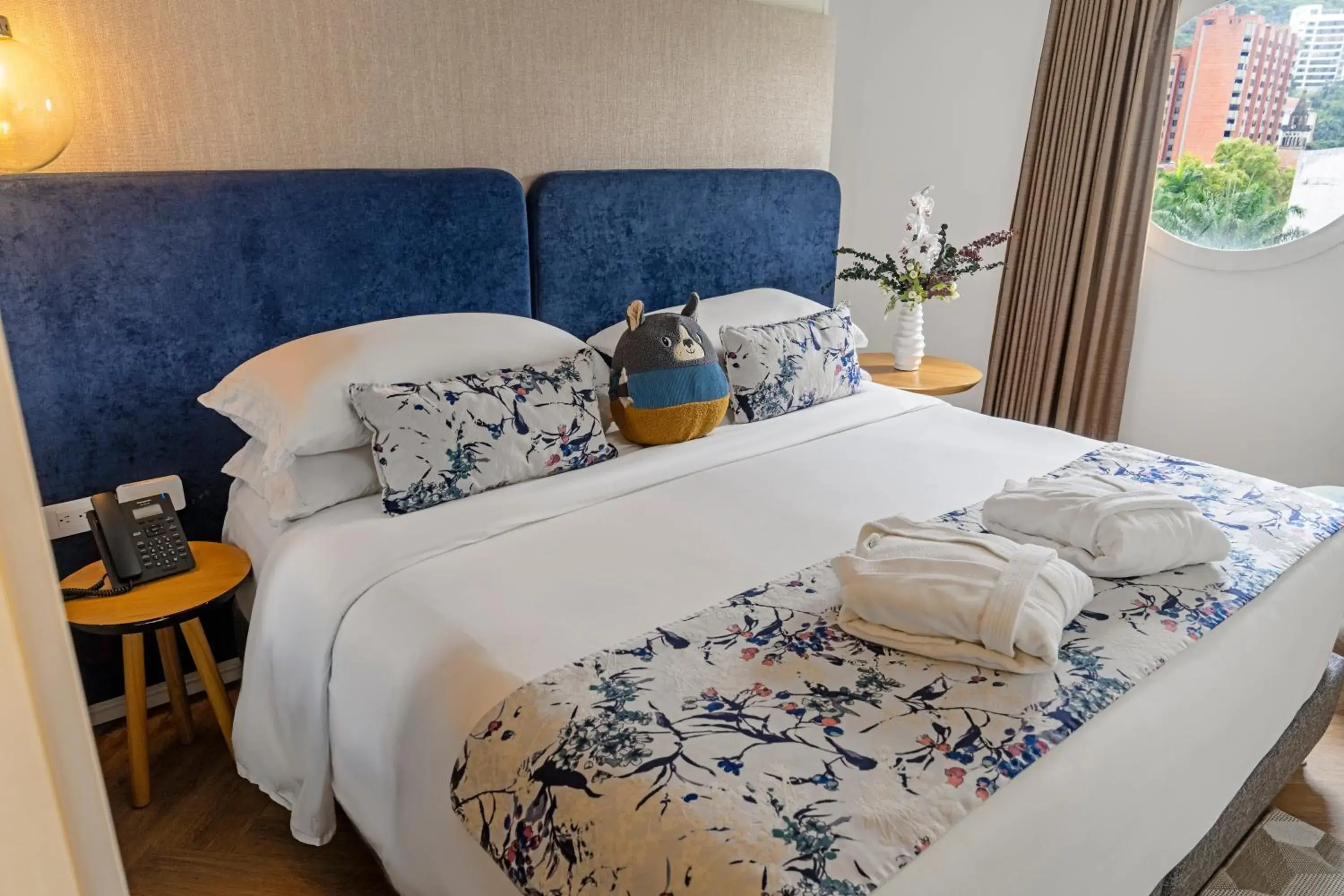 1 King Bed Suite with Balcony in Faranda Collection Cali, a member of Radisson Individuals 1 King Bed Suite with Balcony in Faranda Collection Cali, a member of Radisson Individuals