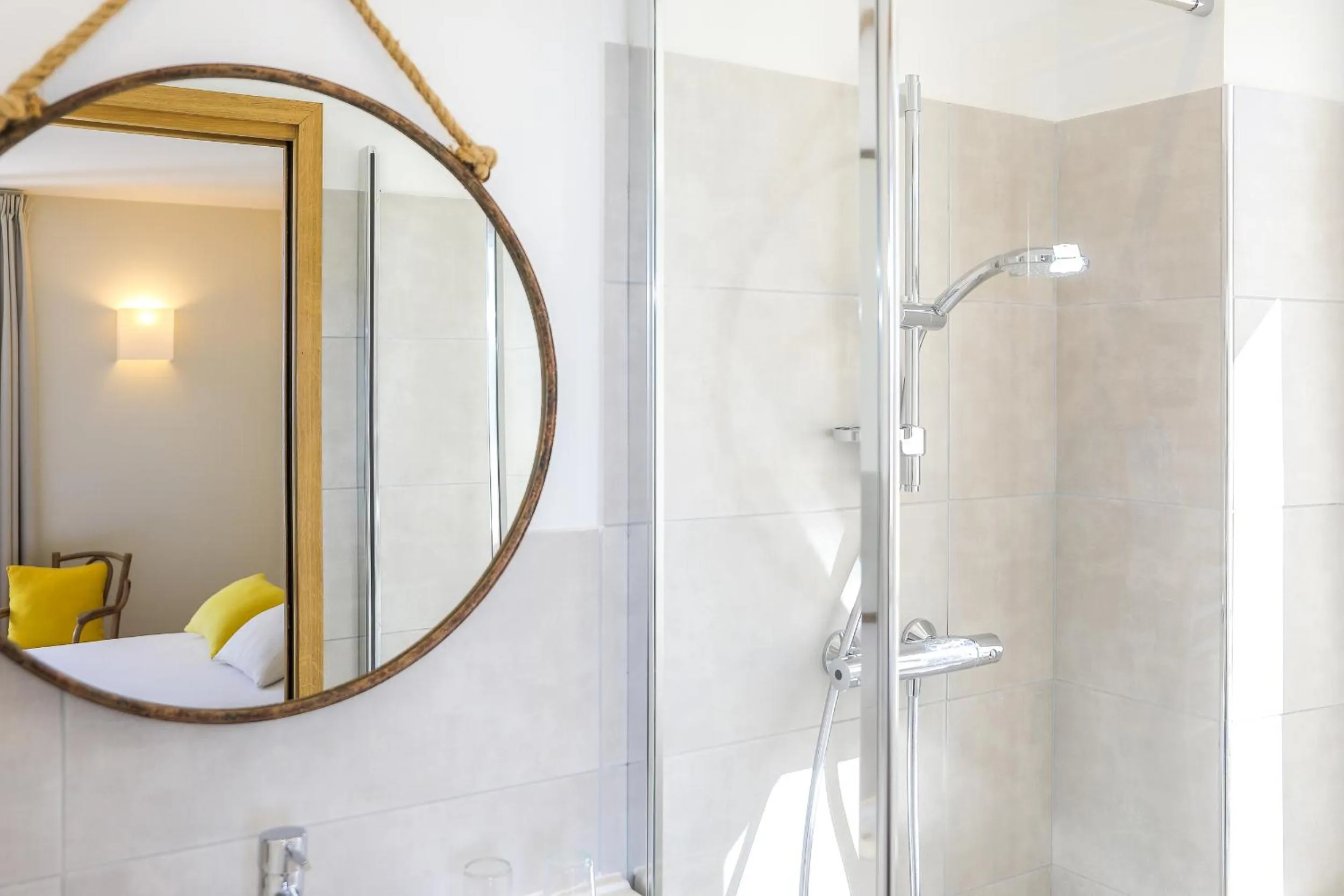 Bathroom in Hotel La Bienvenue