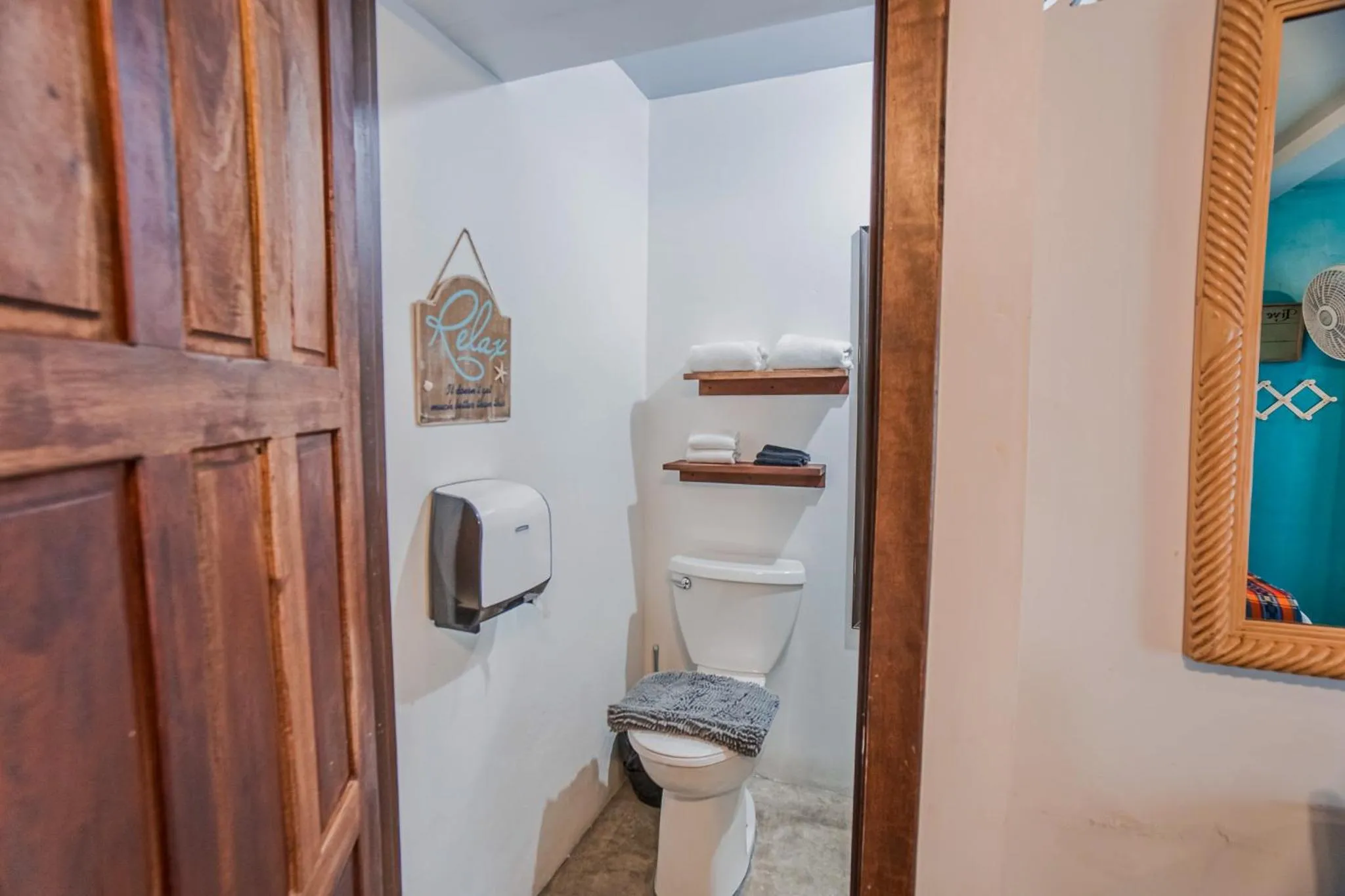 Toilet in Drift Inn San Pedro