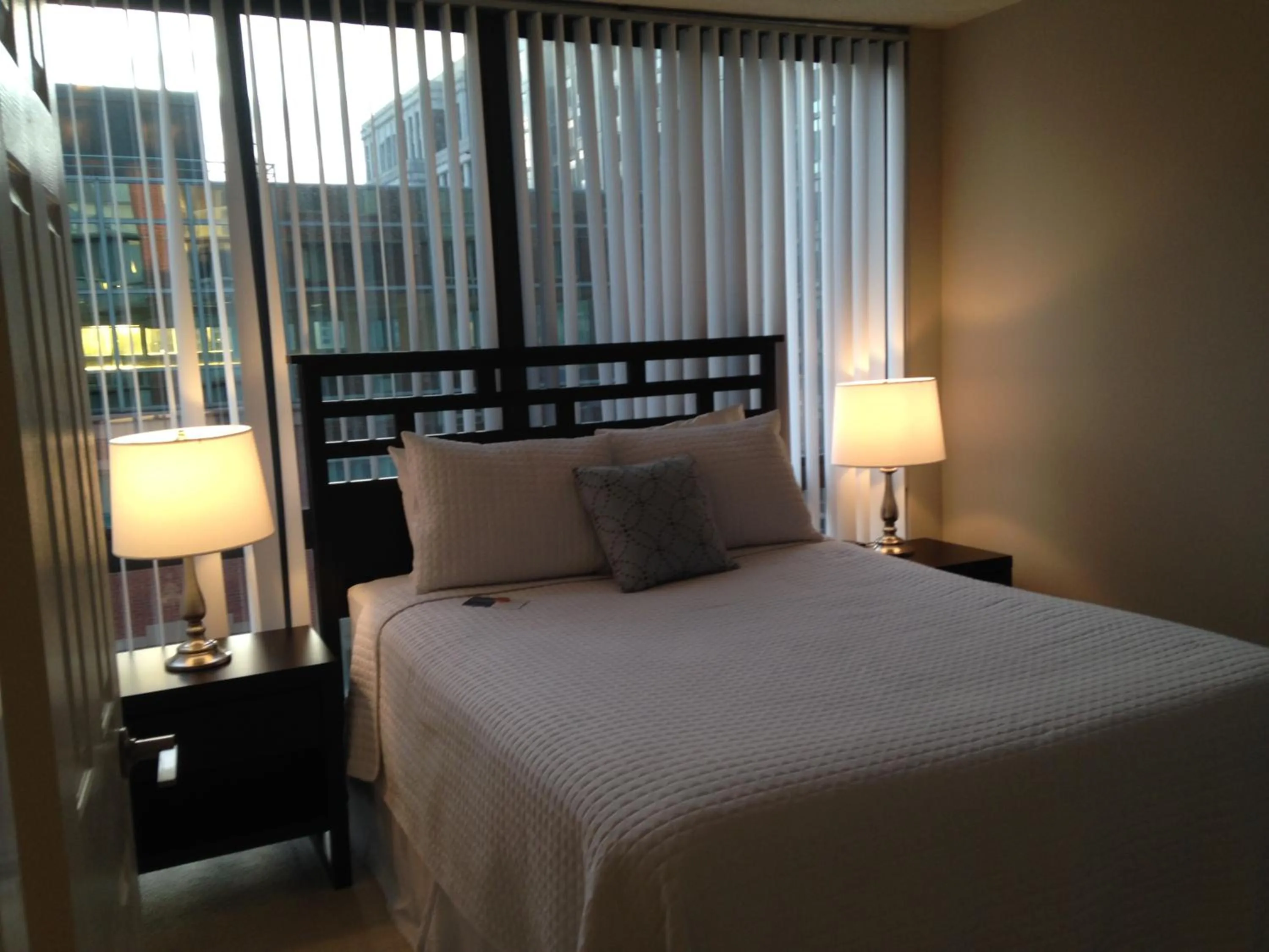 Bed in National at Courthouse