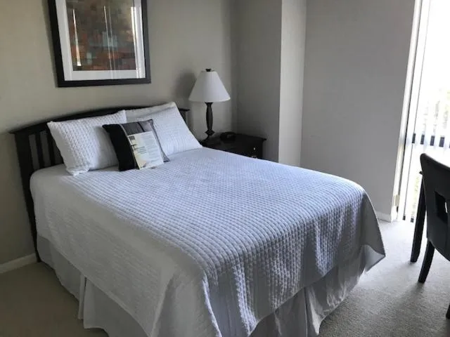 Bed in National at Courthouse