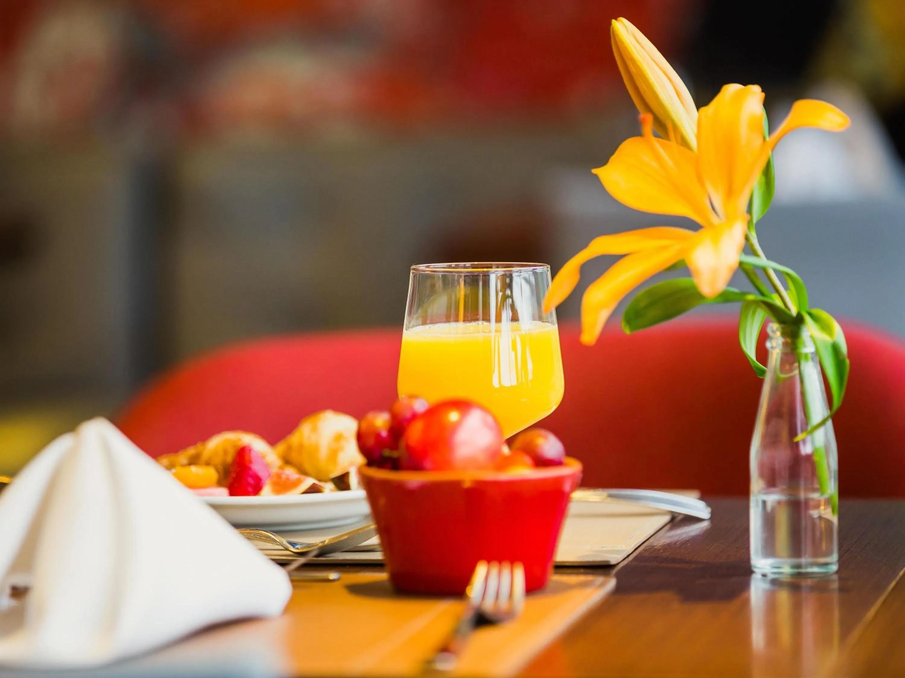 Restaurant/places to eat in Novotel Porto Alegre Airport