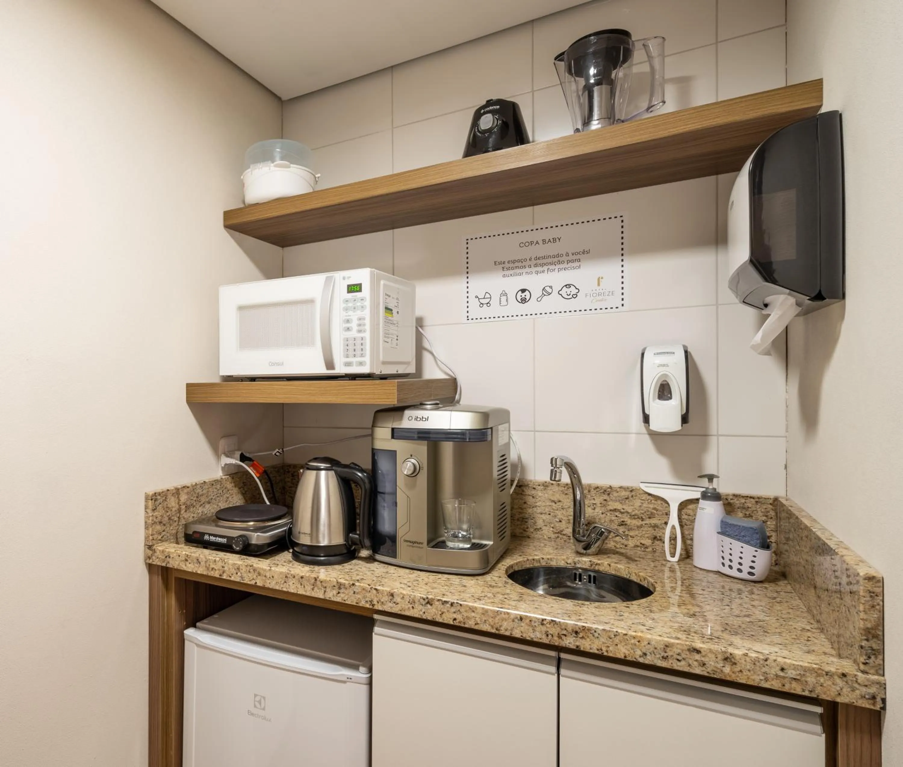 Kitchen or kitchenette in Hotel Fioreze Centro
