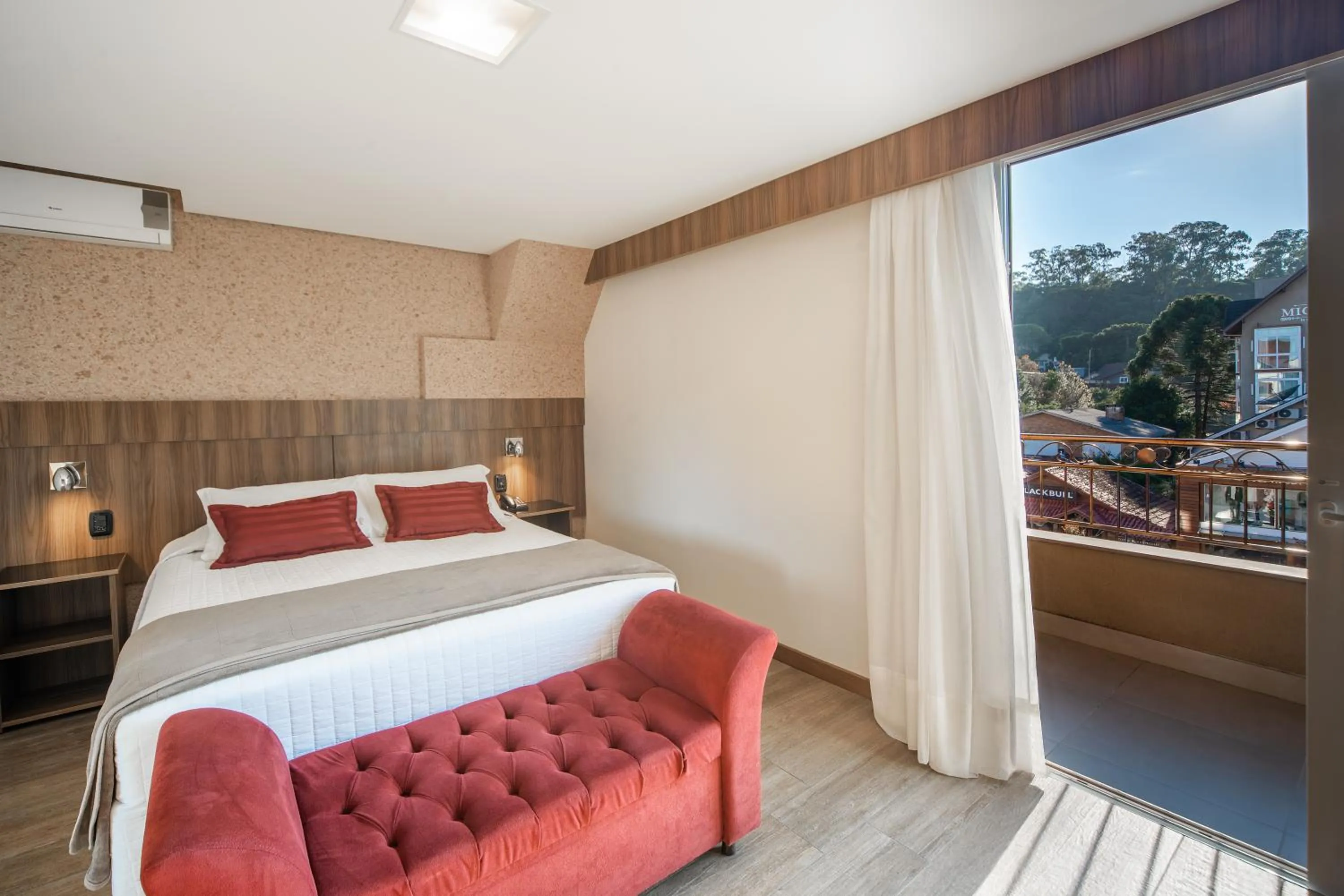 View (from property/room), Bed in Hotel Fioreze Centro