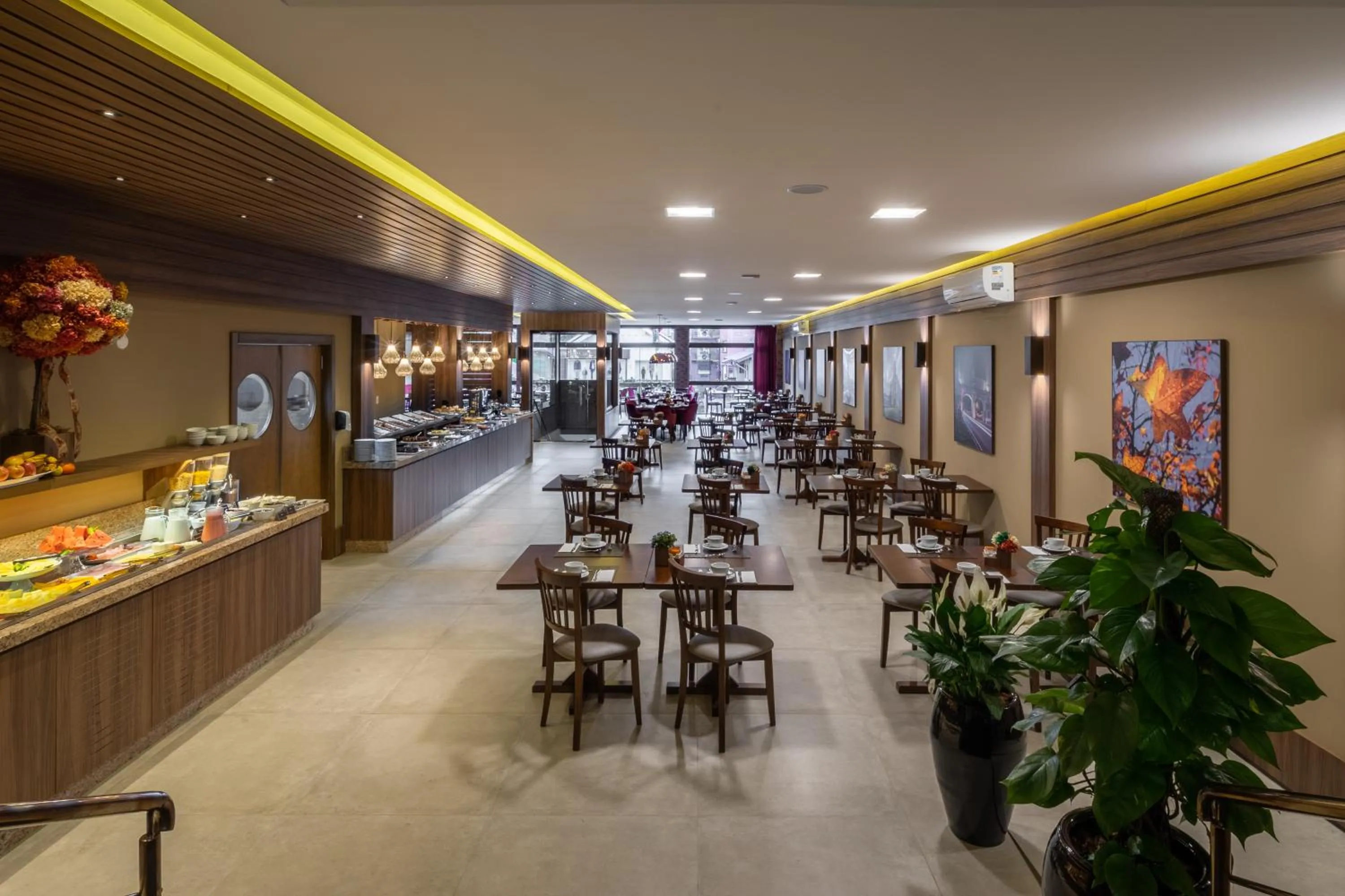 Restaurant/places to eat in Hotel Fioreze Centro