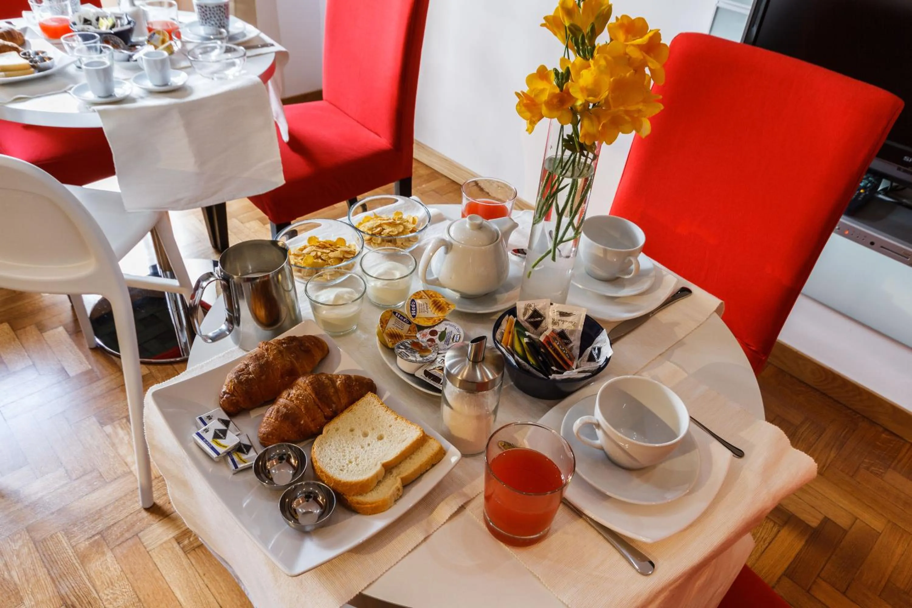 Restaurant/places to eat in L'Angolo Cortese