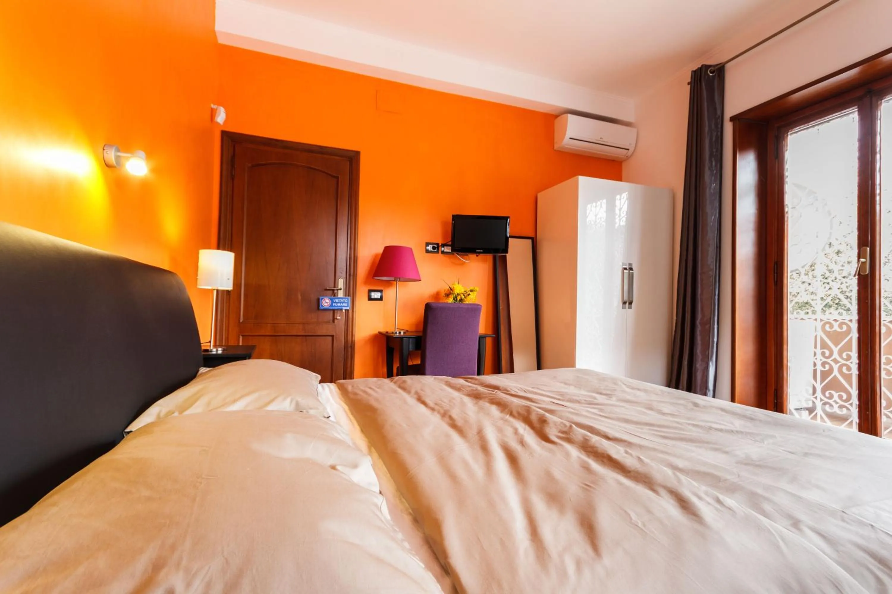 Bedroom, Bed in L'Angolo Cortese