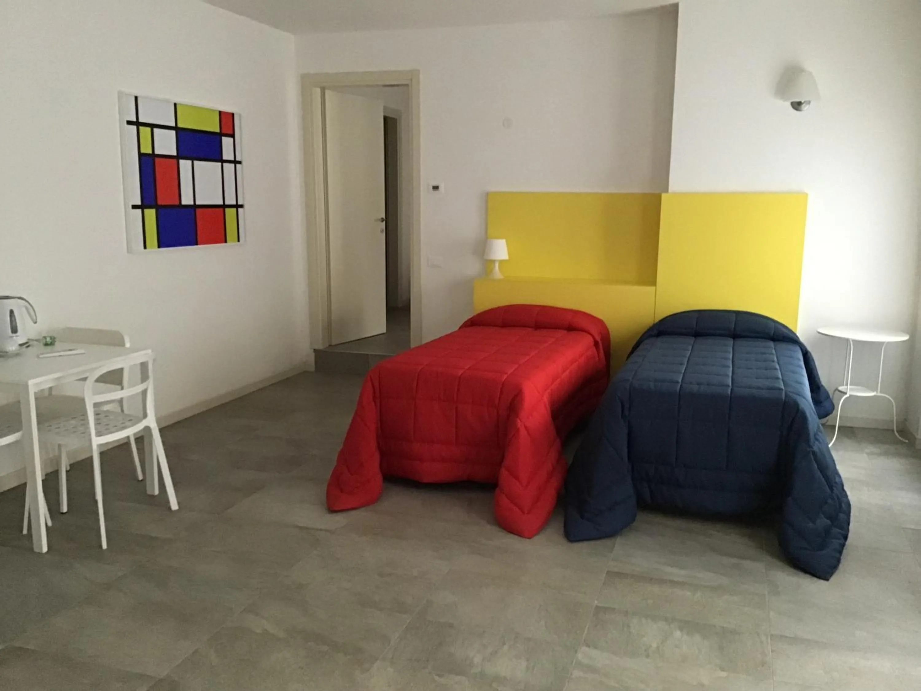 Bedroom, Bed in Stile Libero