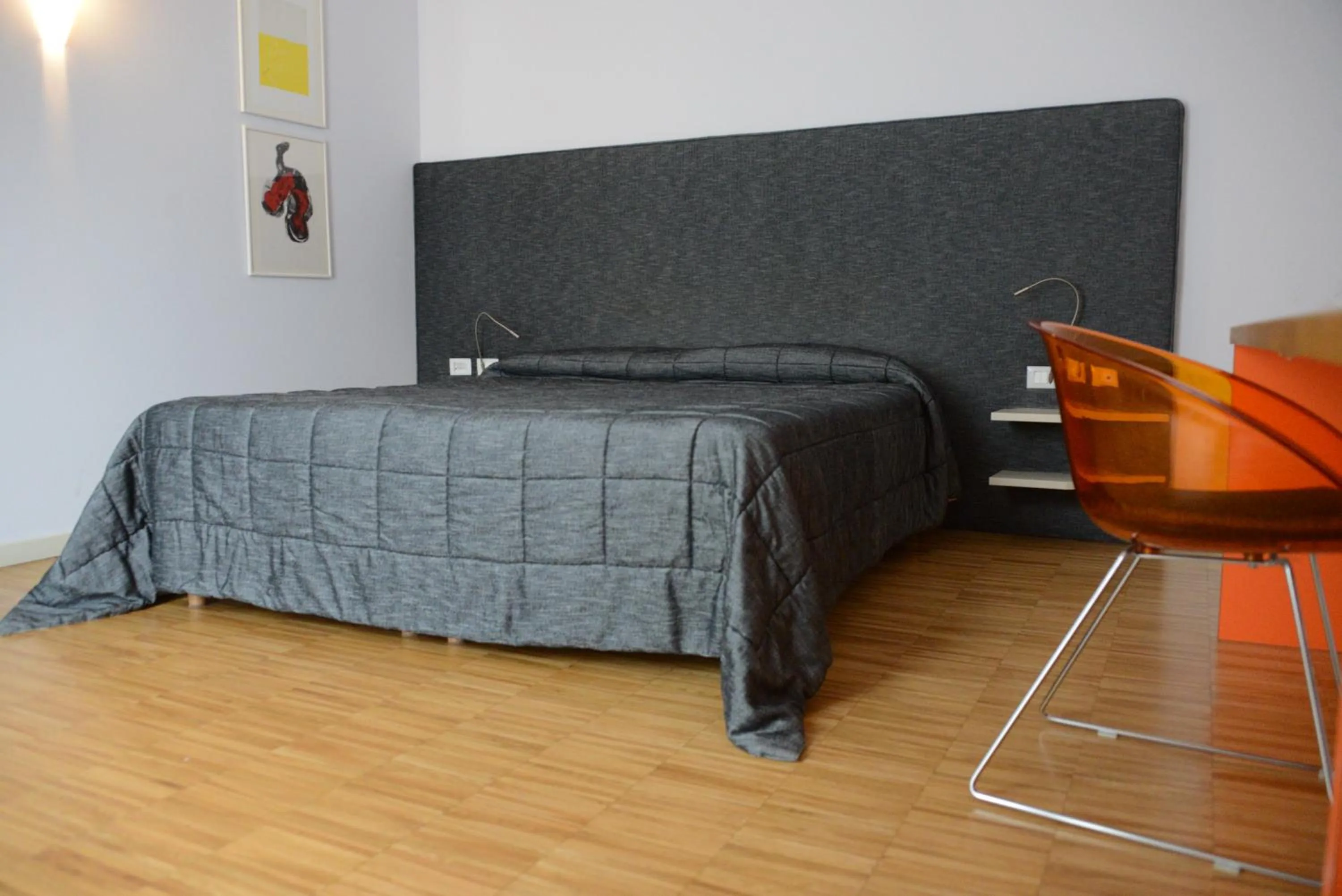 Bedroom, Bed in Stile Libero