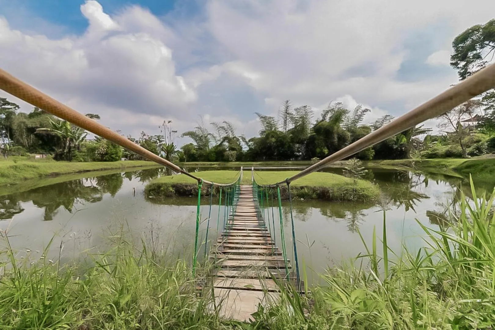 RedDoorz Plus At Grand Yustik Sukabumi