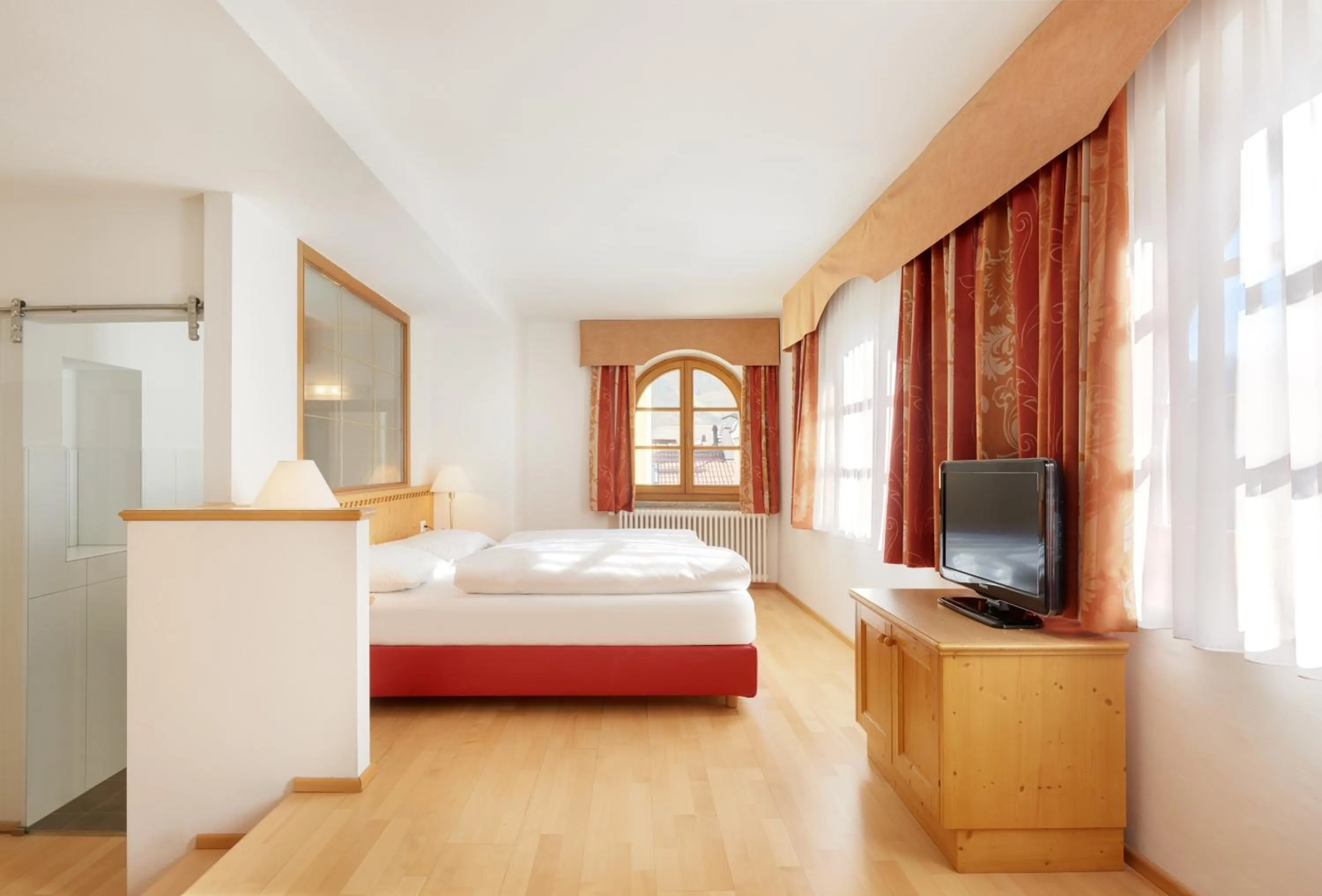 Bedroom, Bed in Parkhotel Post