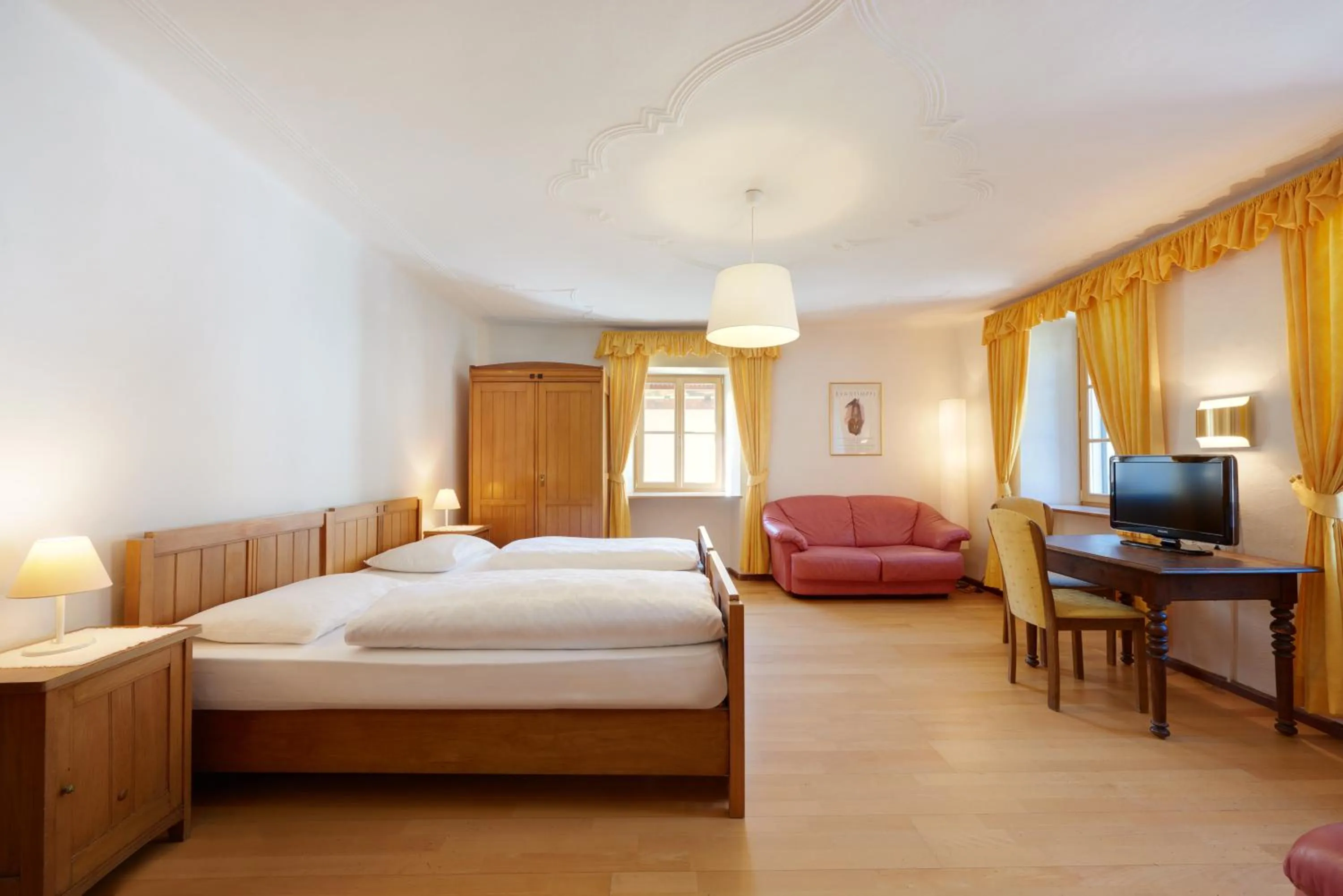 Bedroom, Bed in Parkhotel Post