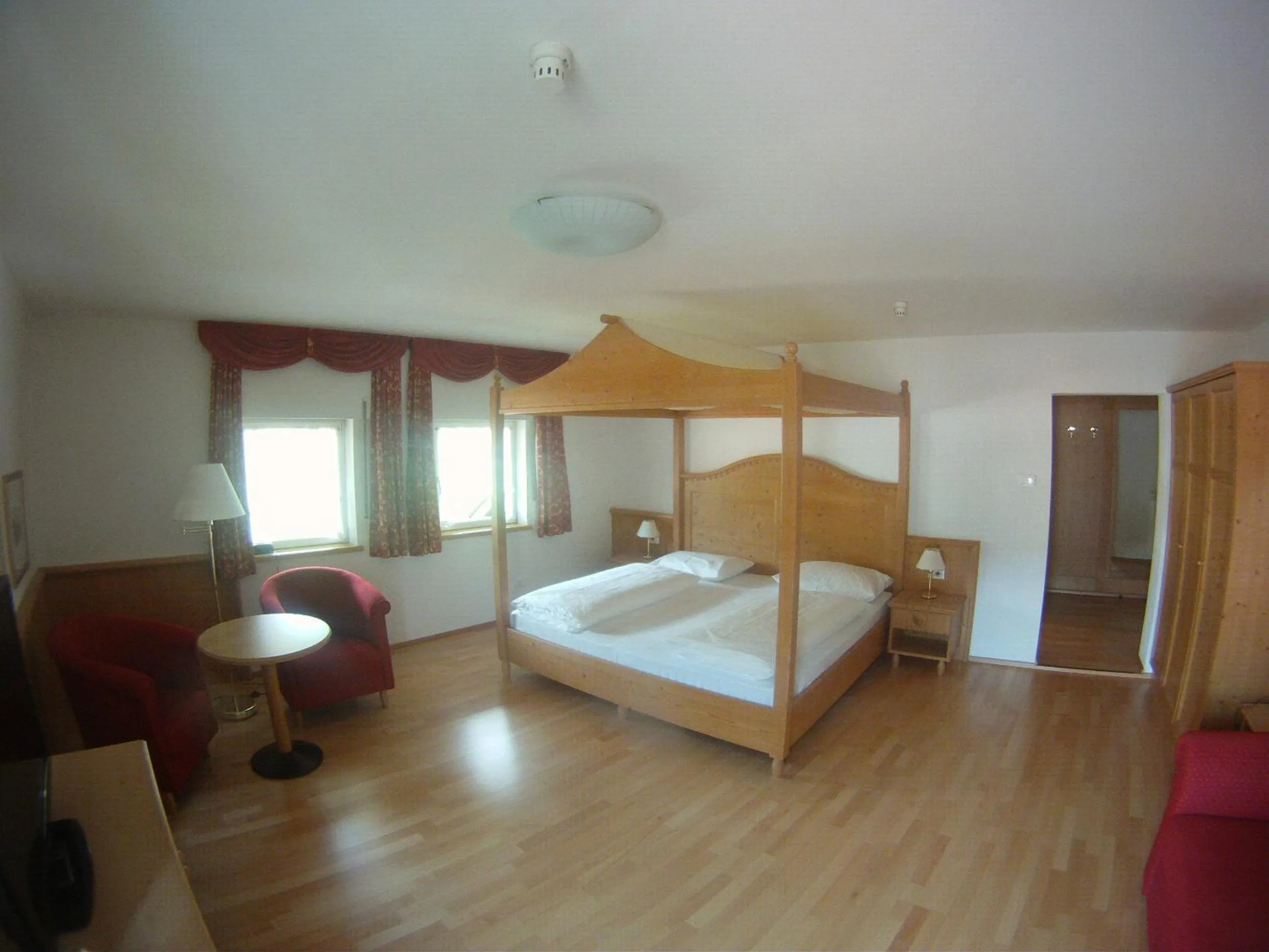 Day, Bed in Parkhotel Post