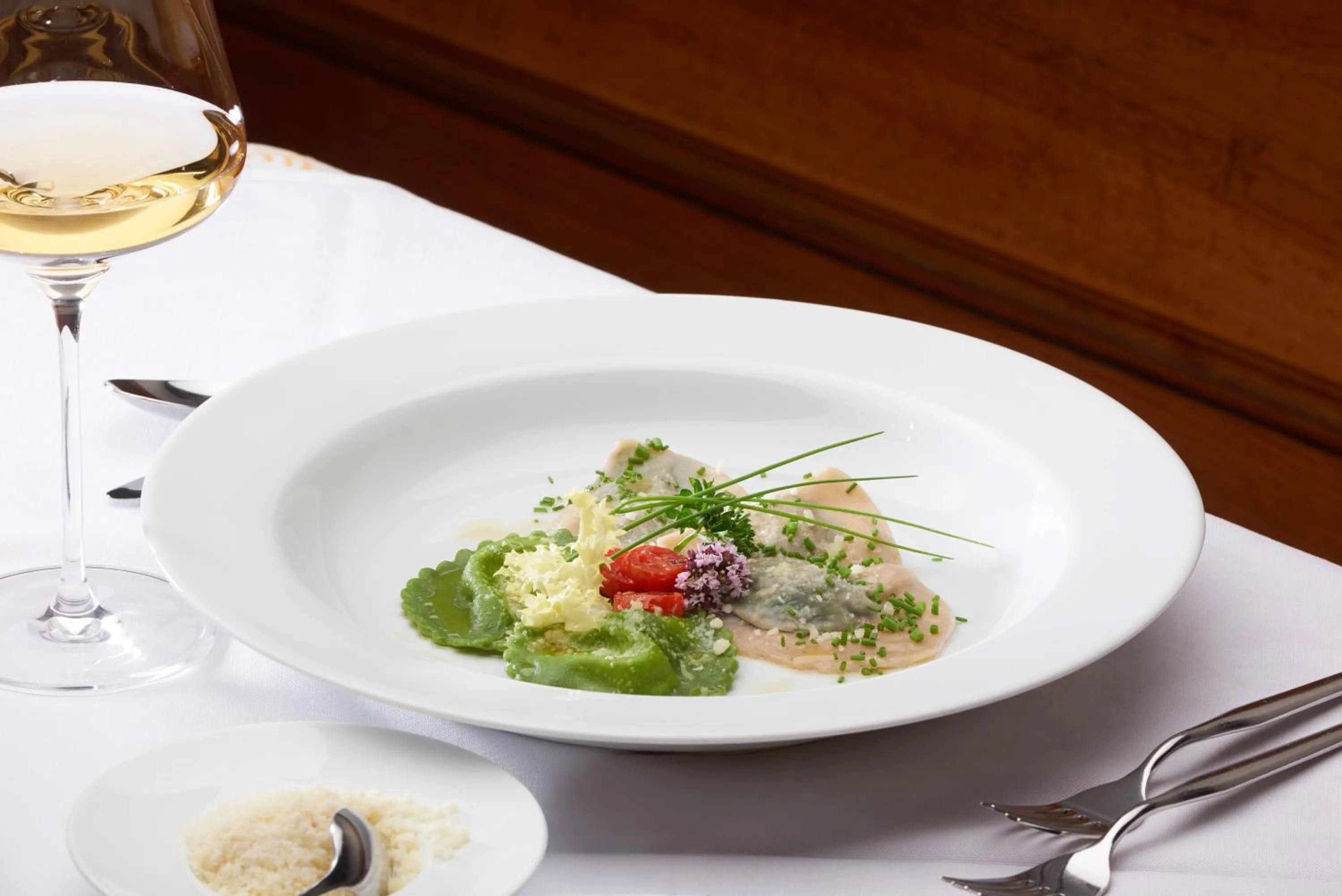 Restaurant/places to eat in Parkhotel Post